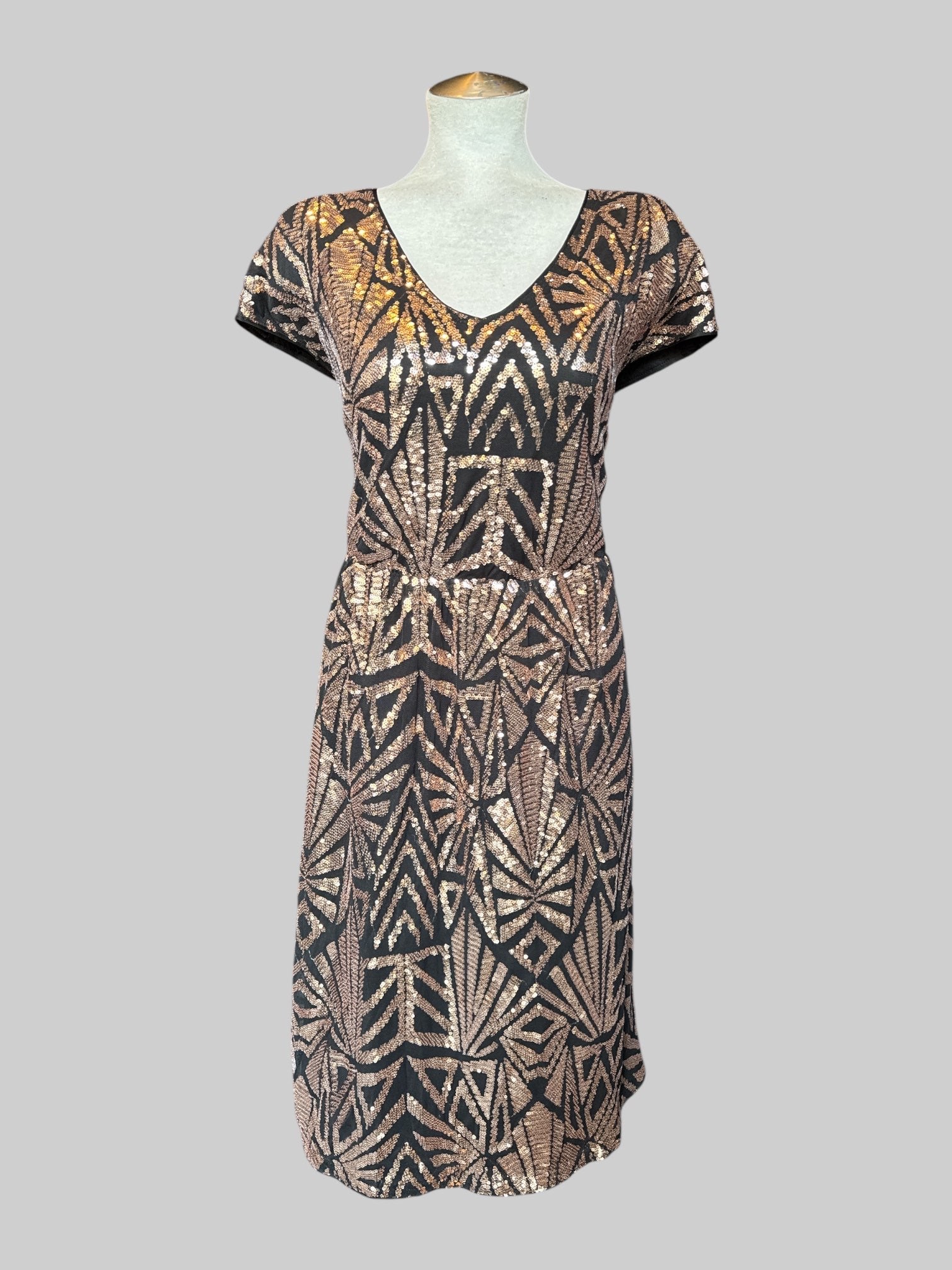 0X Black sleeveless dress with rose gold sequins geometric design
