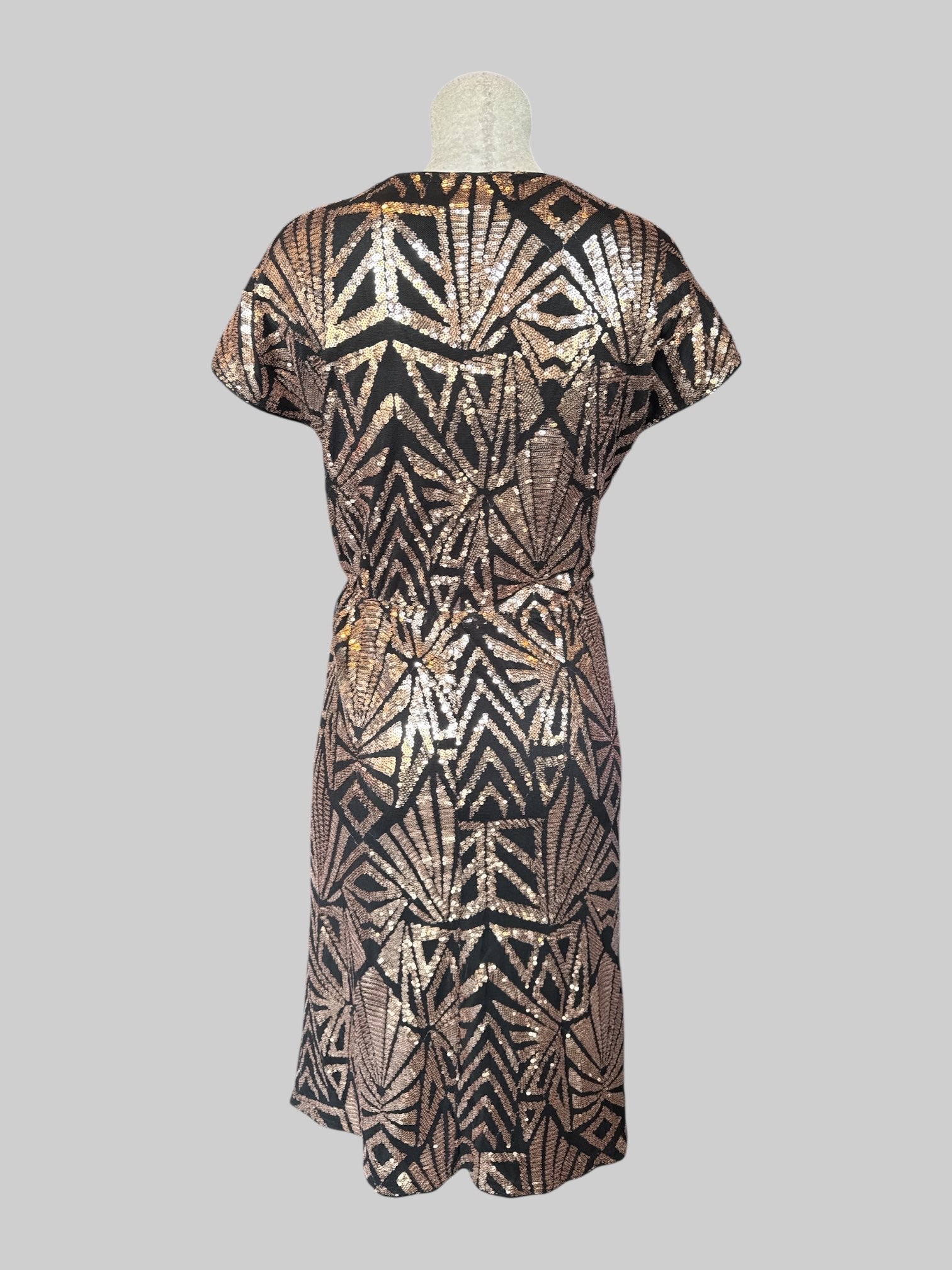 0X Black sleeveless dress with rose gold sequins geometric design