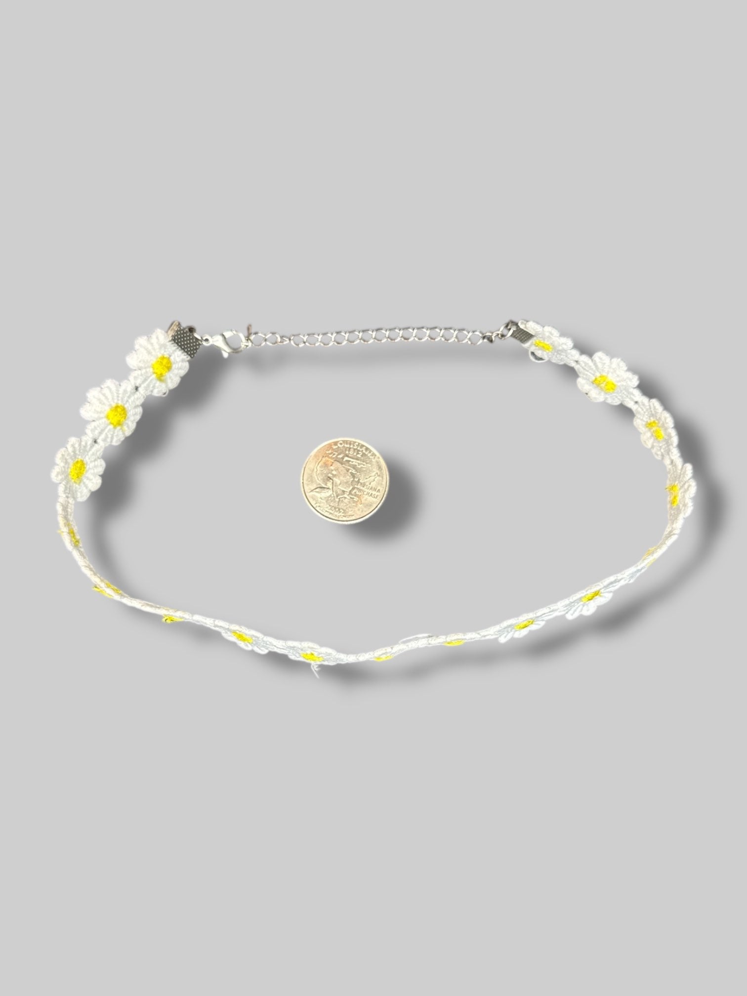White daisy knit choker