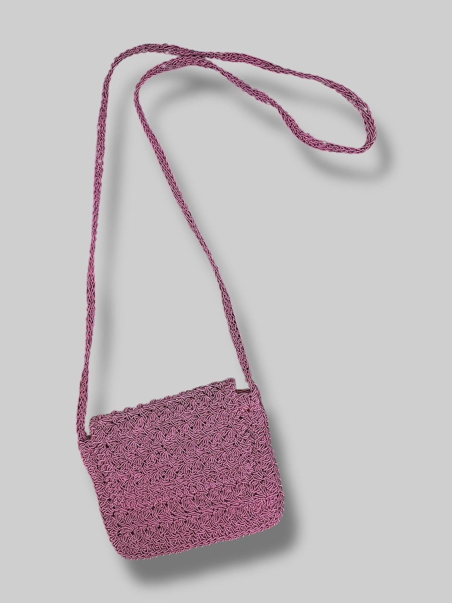 Burgundy knit crossbody purse with zipper closure