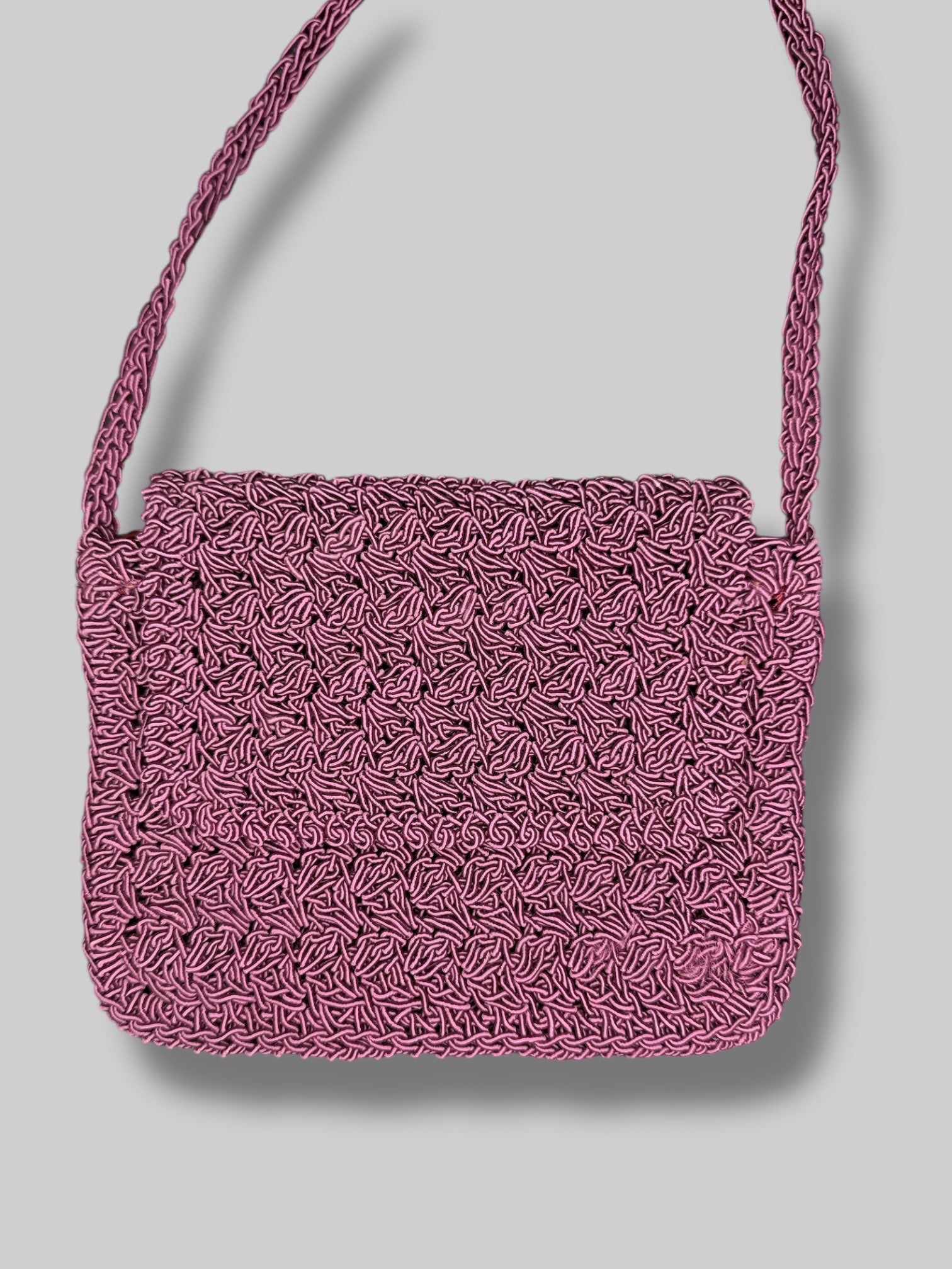 Burgundy knit crossbody purse with zipper closure