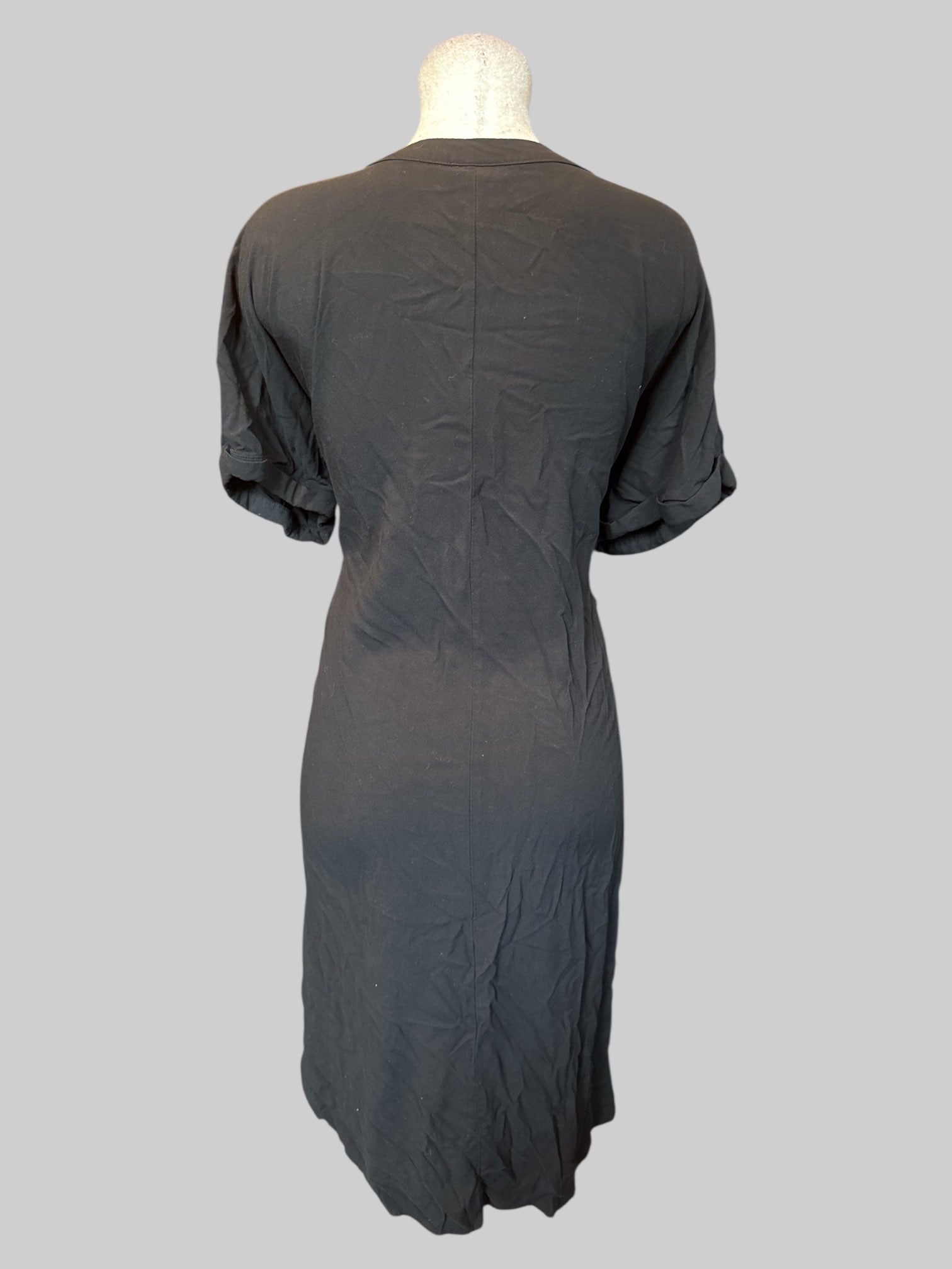 2X Black short sleeve button down dress with belt loops on sides