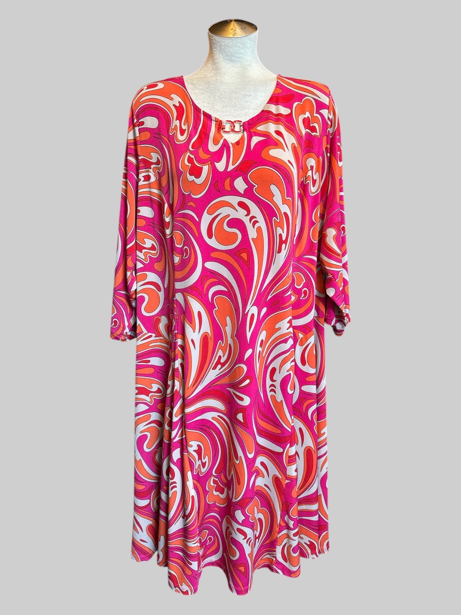 4X Pink, orange, and white paisley dress with pink enamel metal decoration on neckline