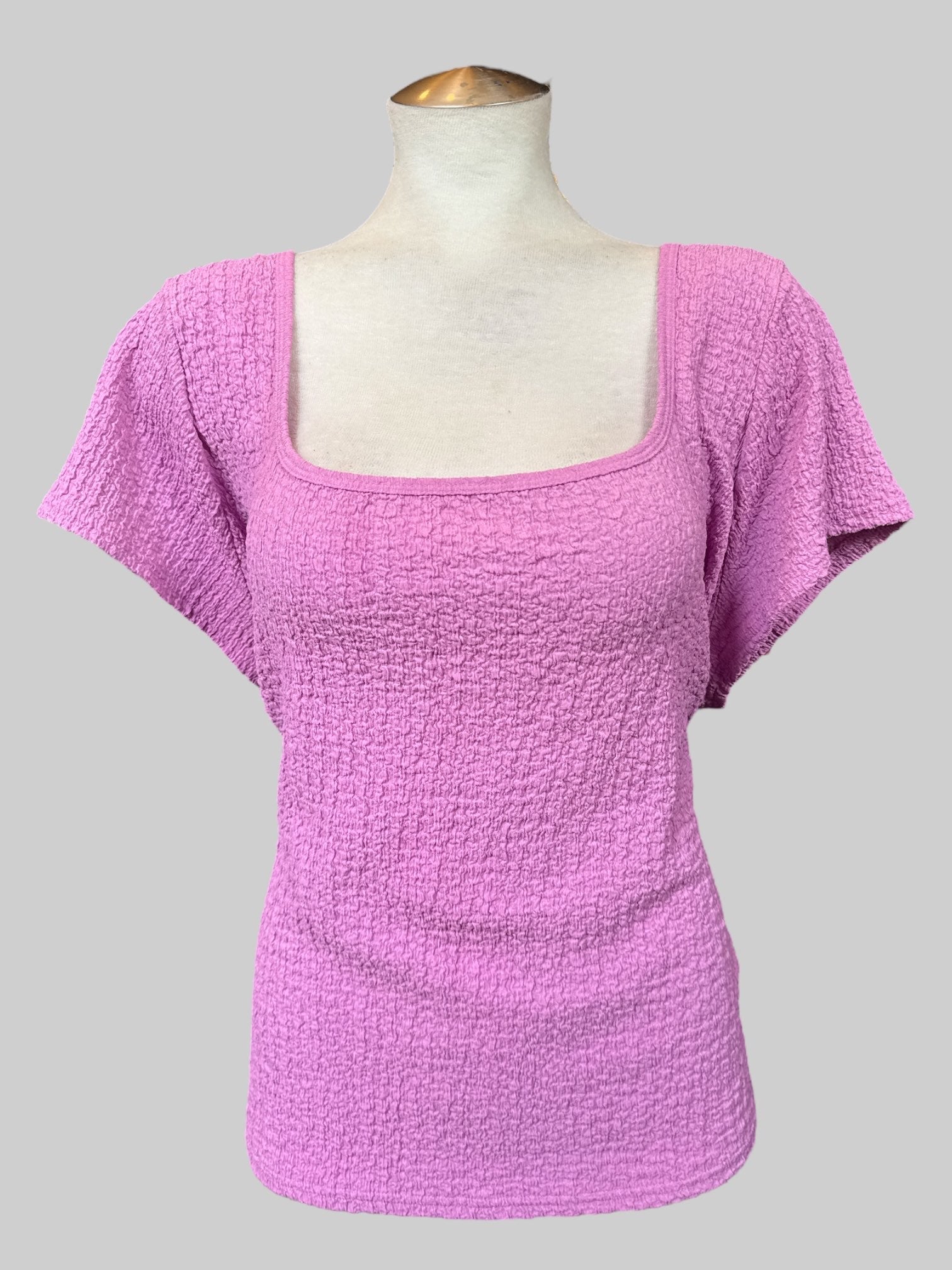 4X pinkish purple top with shirring and square neckline