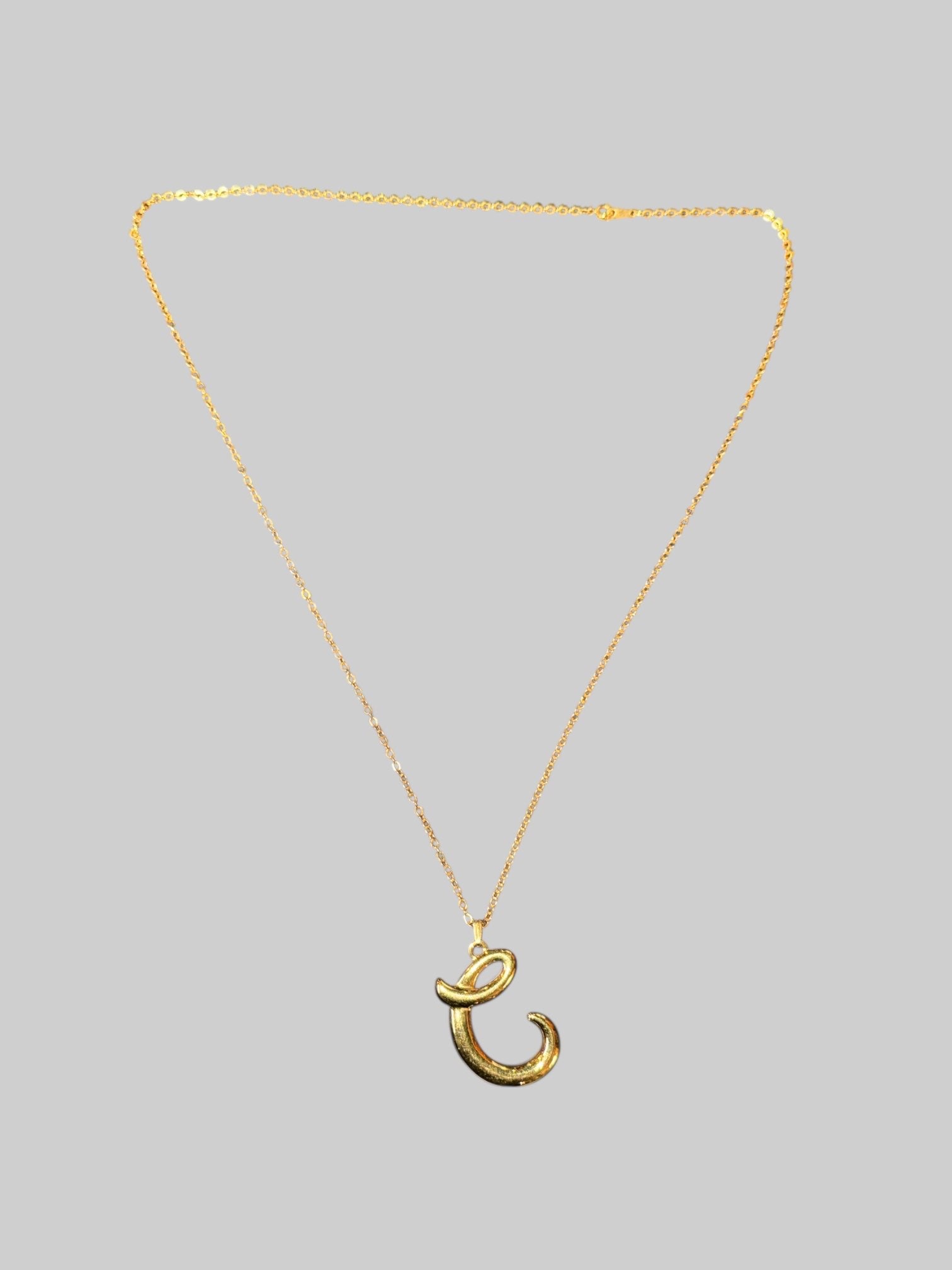 Vintage Avon gold tone C initial necklace