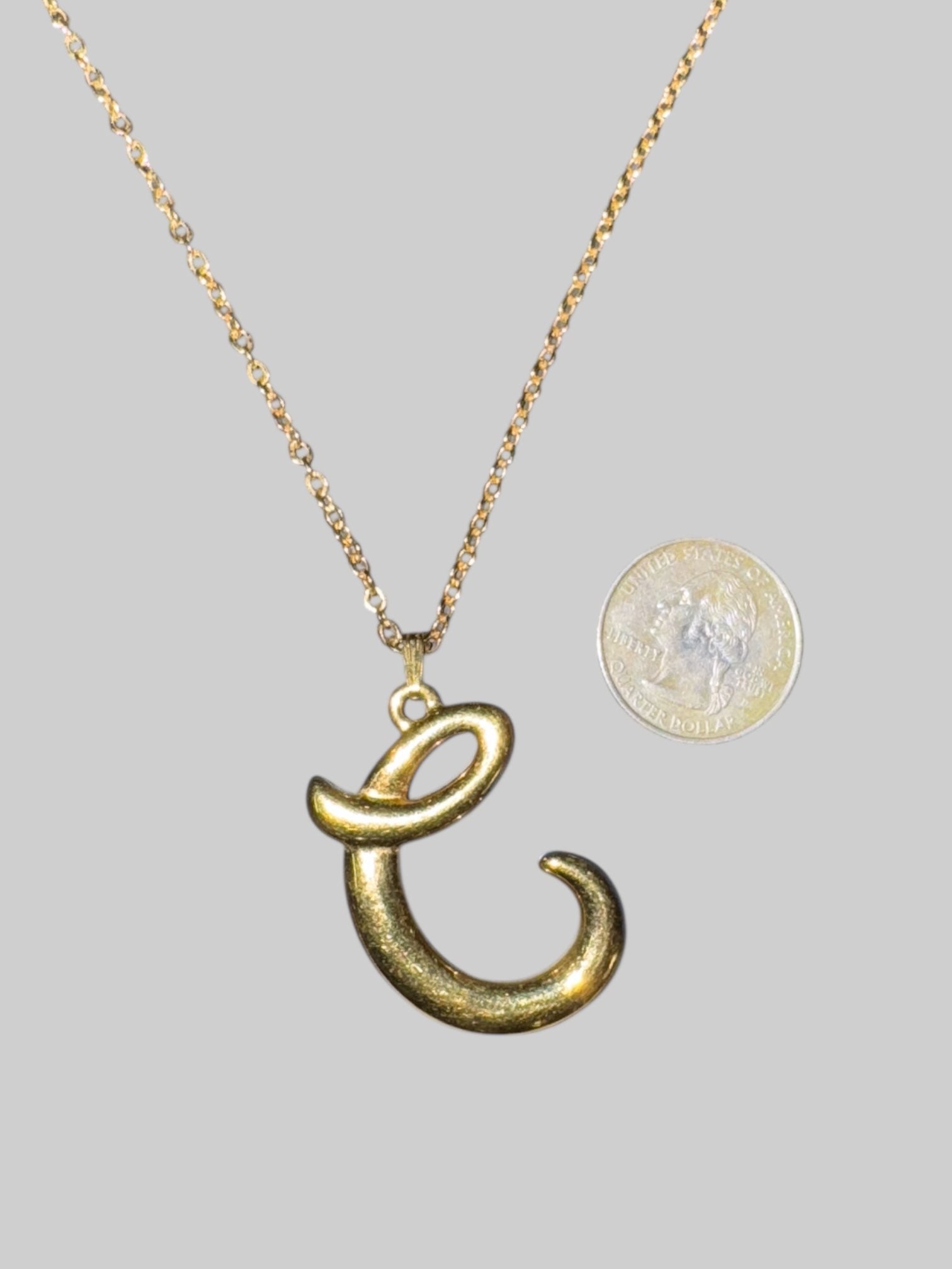 Vintage Avon gold tone C initial necklace