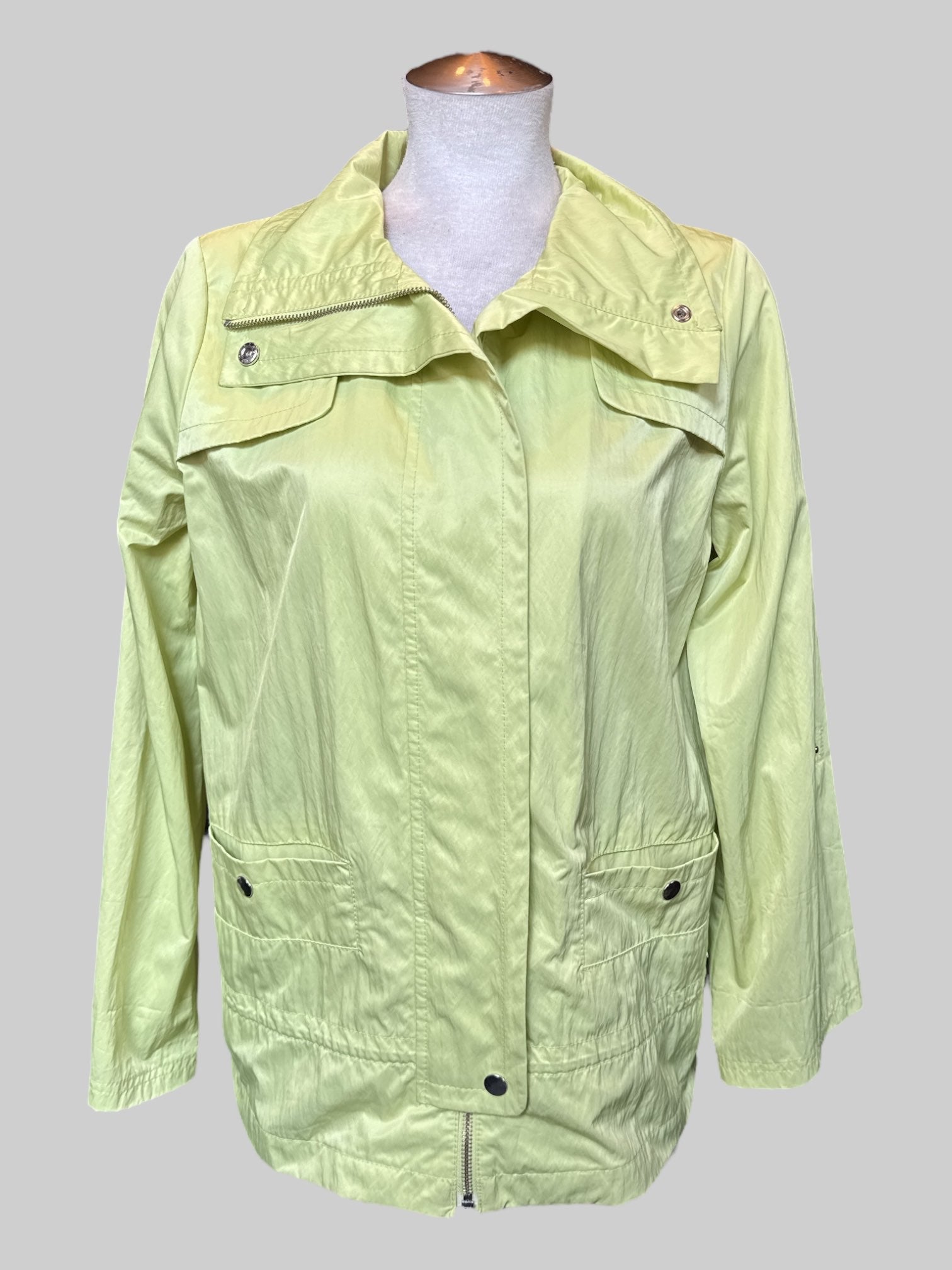 M Vintage light green zip up jacket with snap buttons and drawstring sides