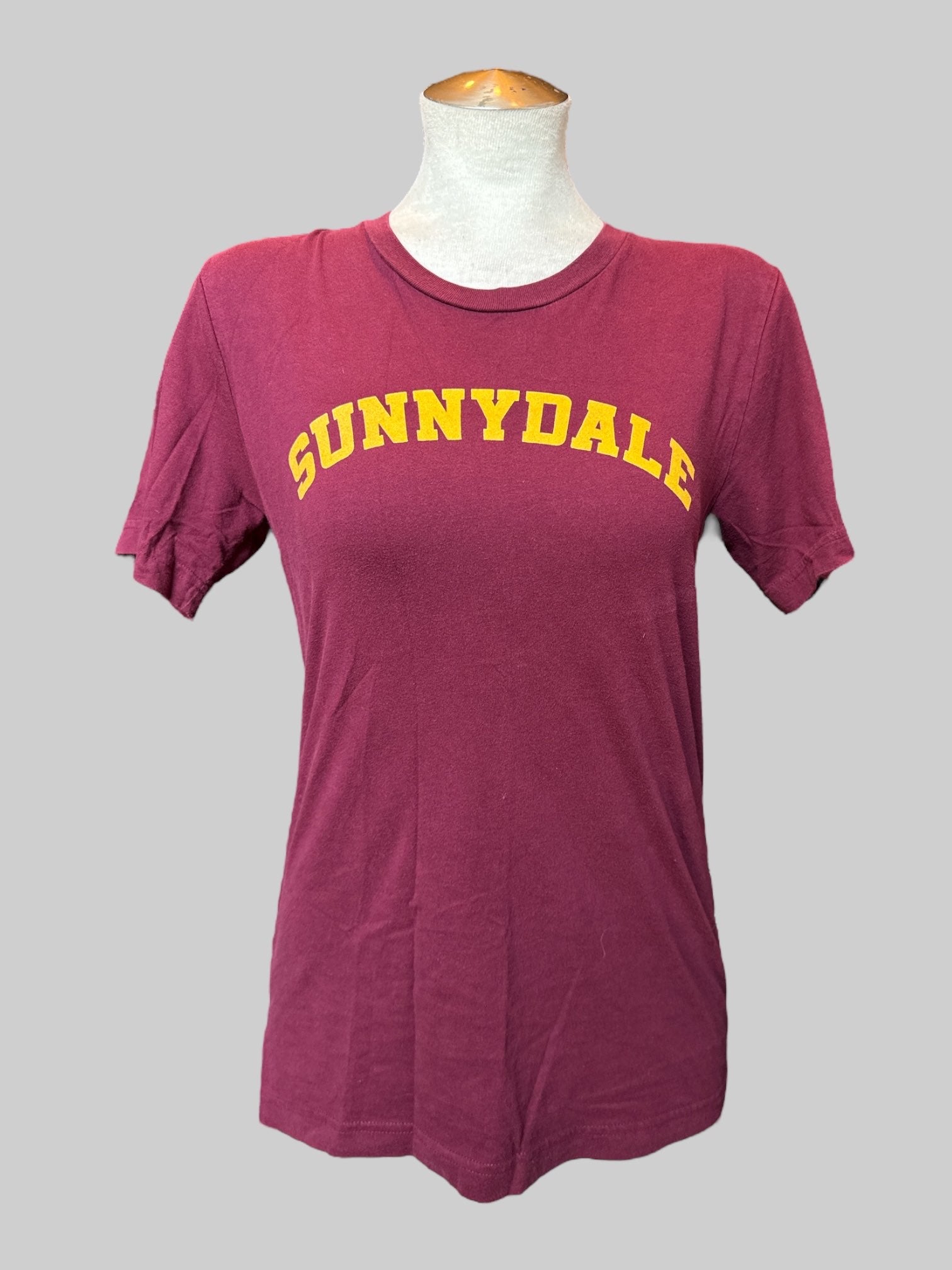 M Buffy the Vampire “Sunnydale” maroon t shirt