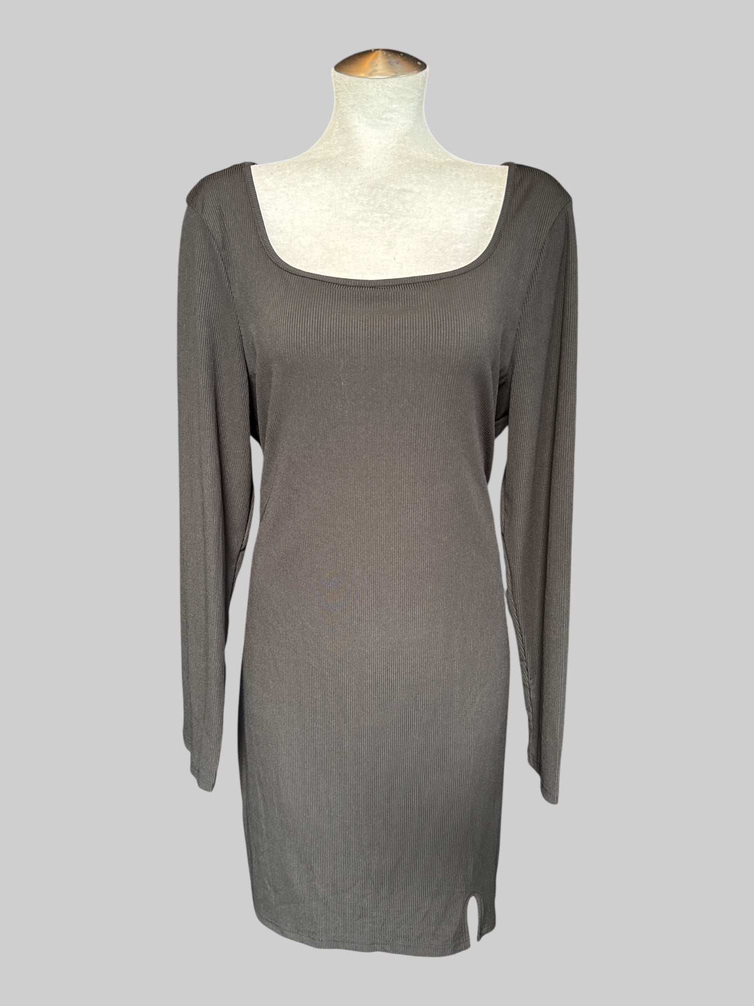 0X Black ribbed, long sleeve dress with square neckline and small hemmed slit
