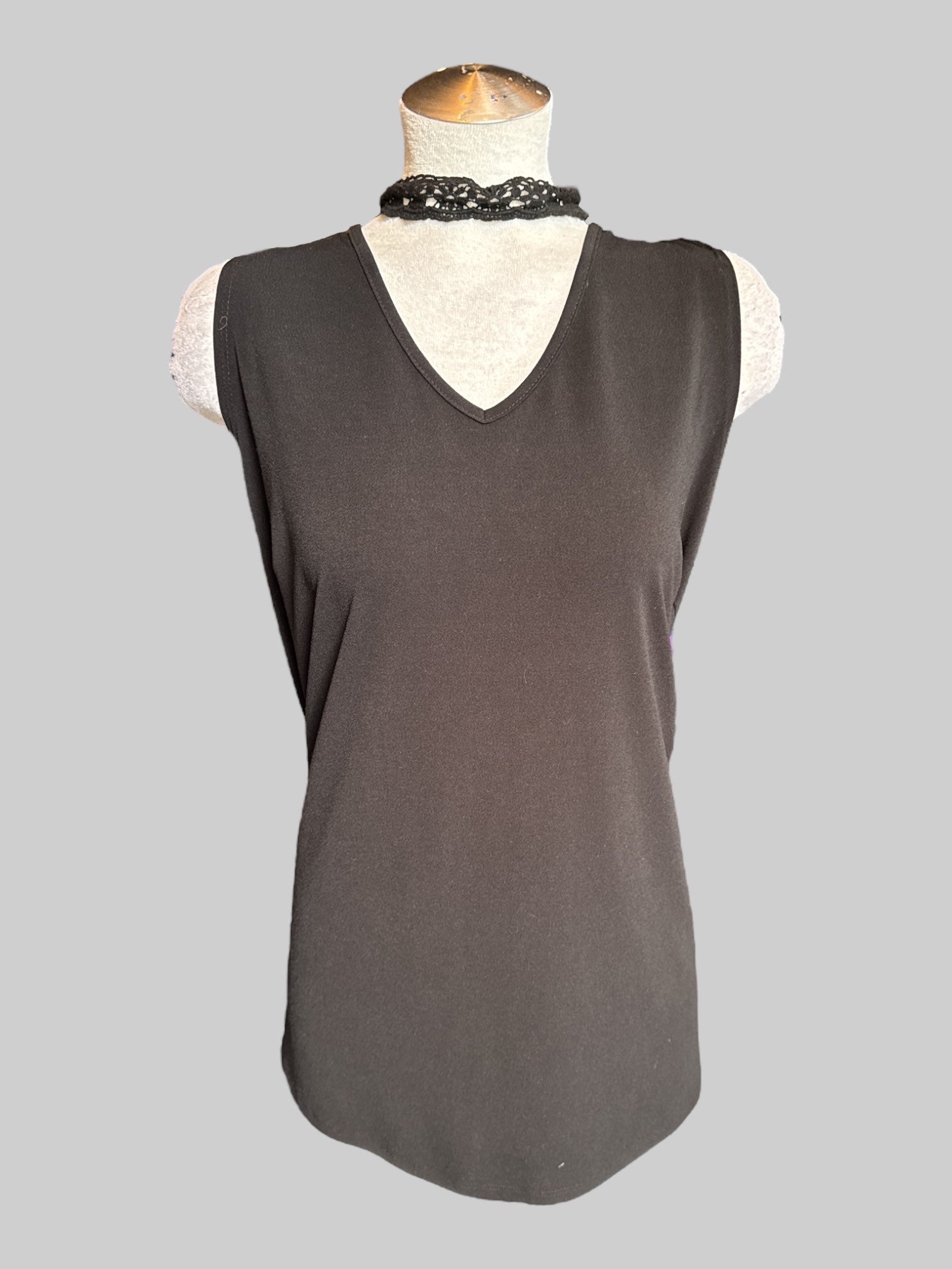 0X Black sleeveless top with lace neck line
