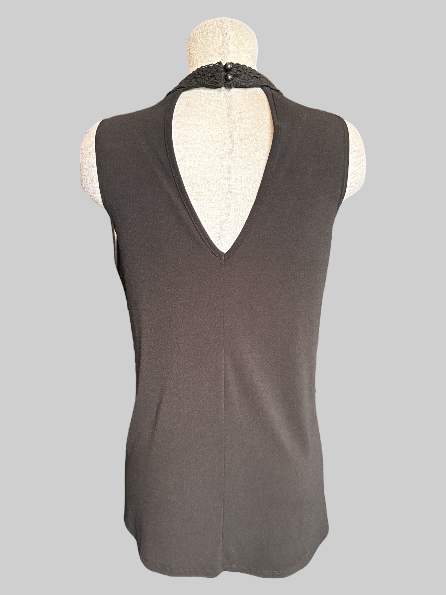 0X Black sleeveless top with lace neck line