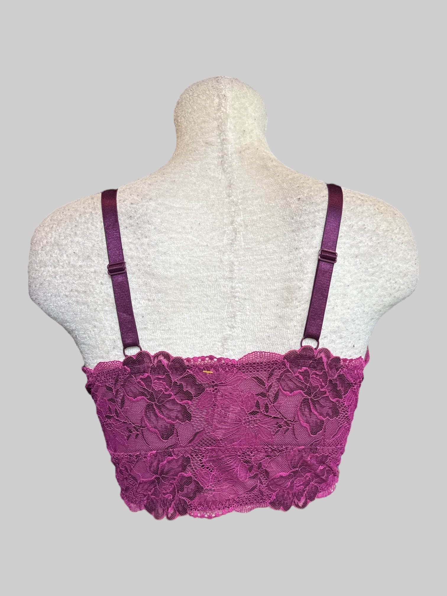 1X NWT Burgundy crop top with lace details