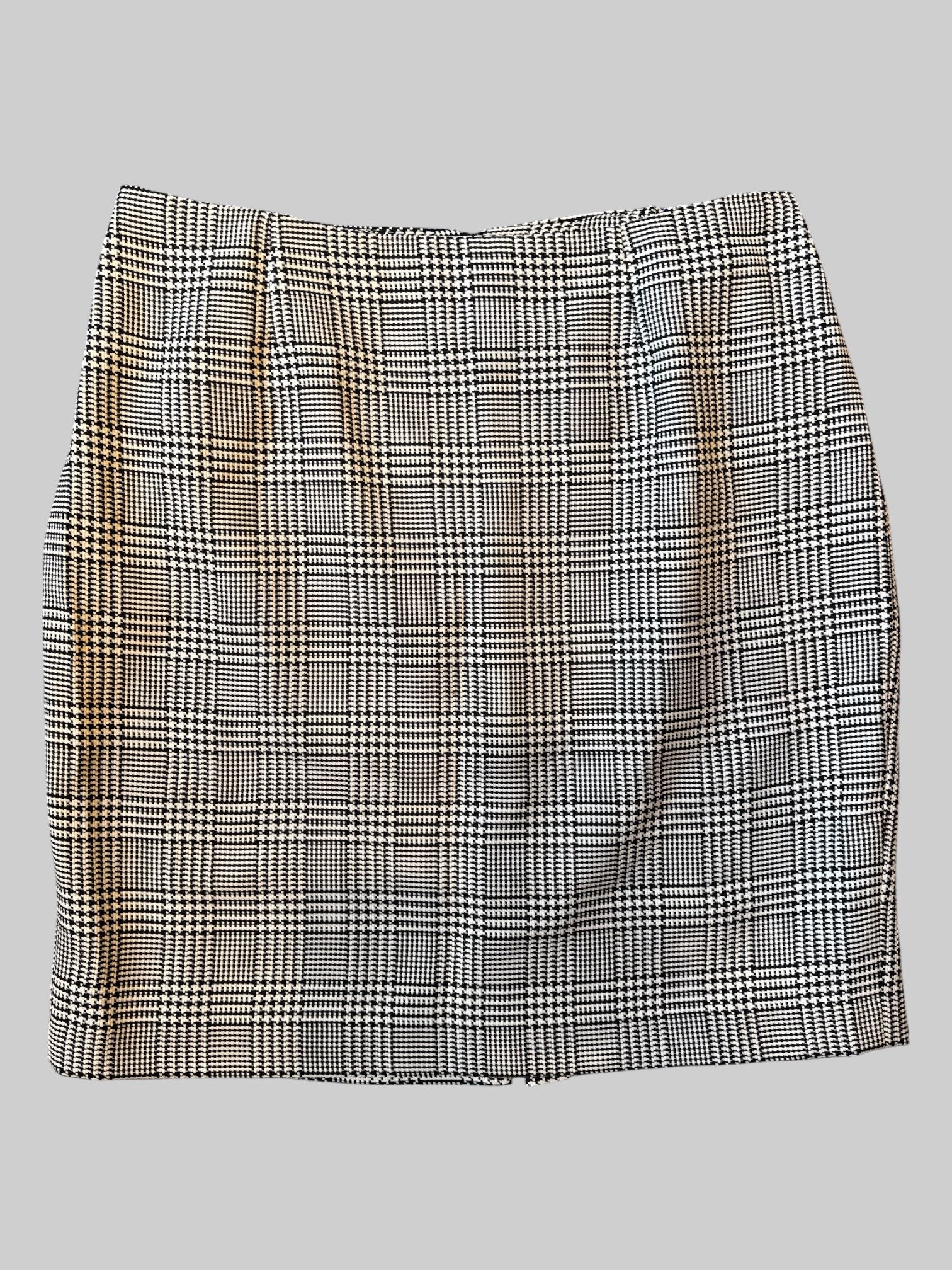 1X Black and white checkered houndstooth skirt with stretchy waist