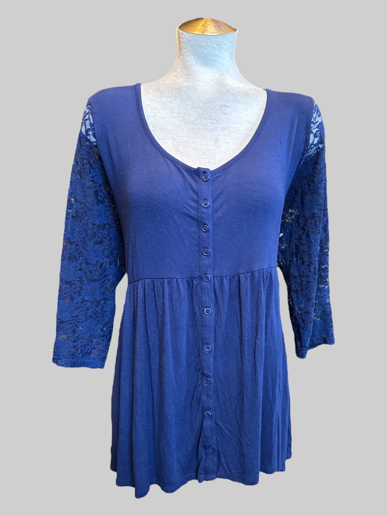 2X Navy blue button down top with lace sleeves