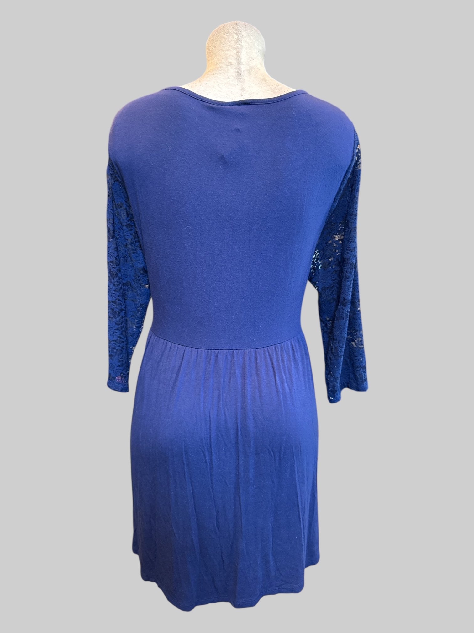 2X Navy blue button down top with lace sleeves
