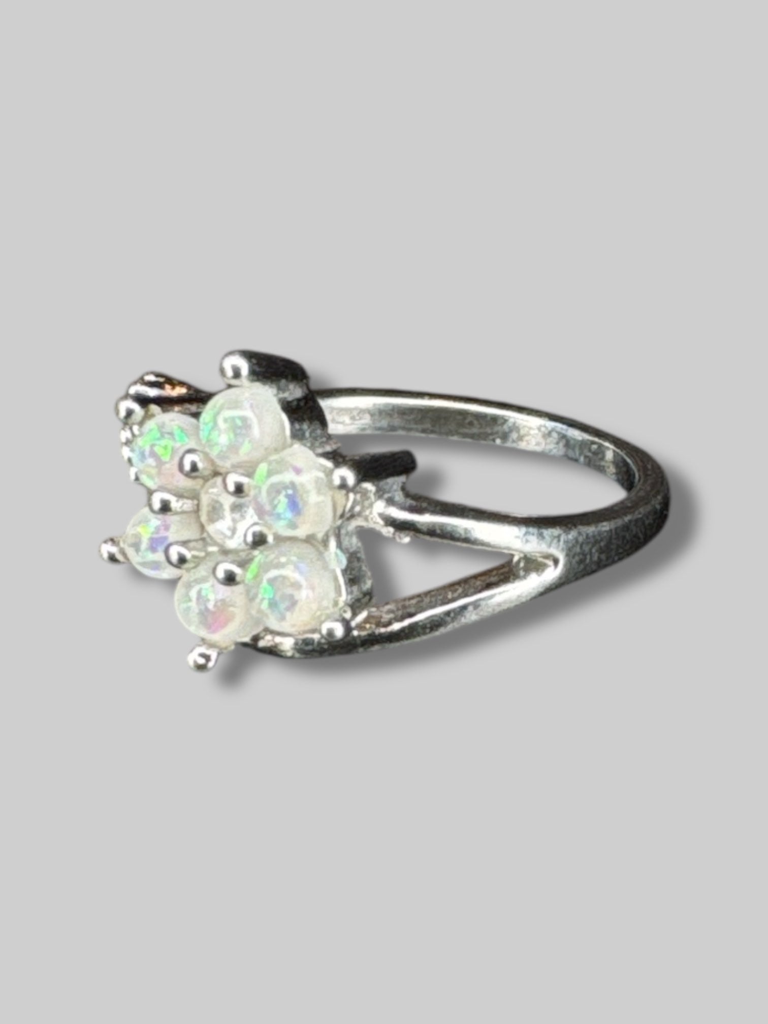 Size 7 Flower ring with stones