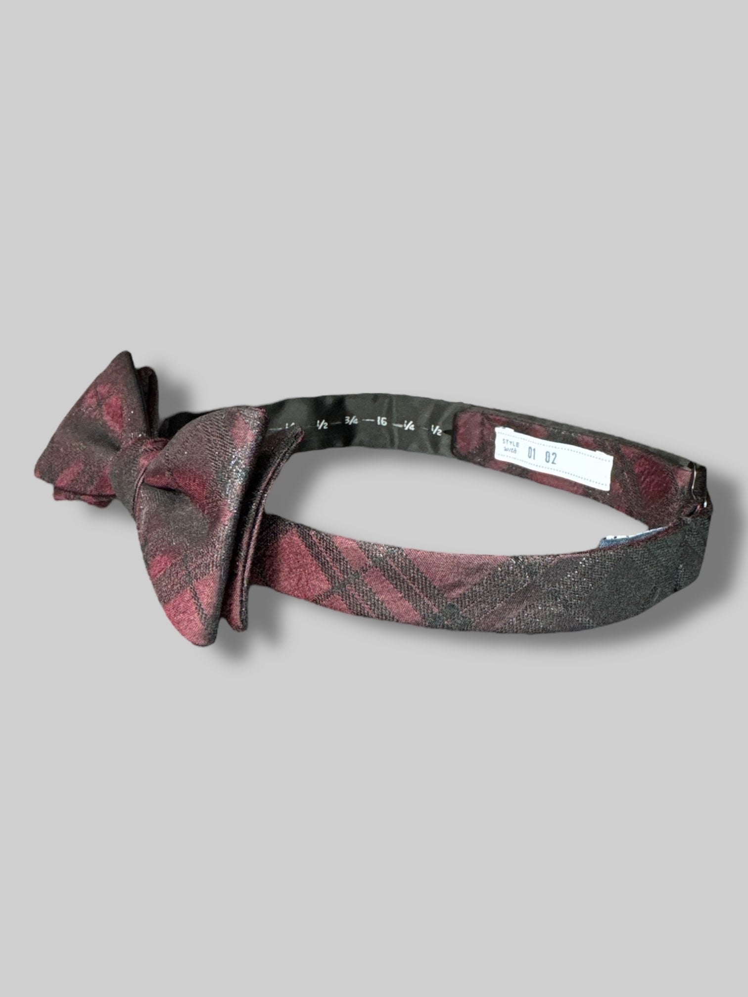 Black and red shimmery adjustable bow tie