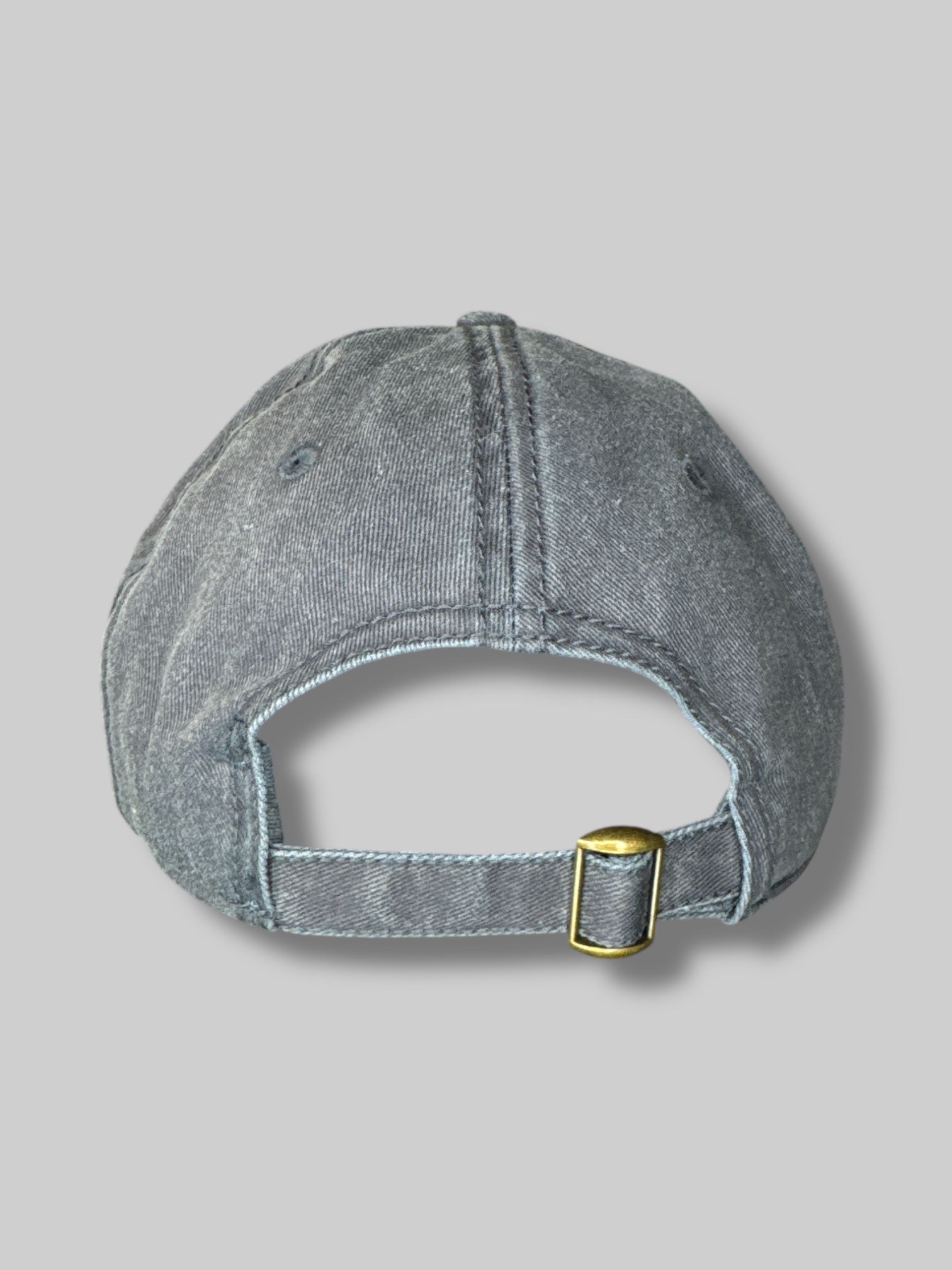 “Mama” Grey baseball cap with rainbow embroidery