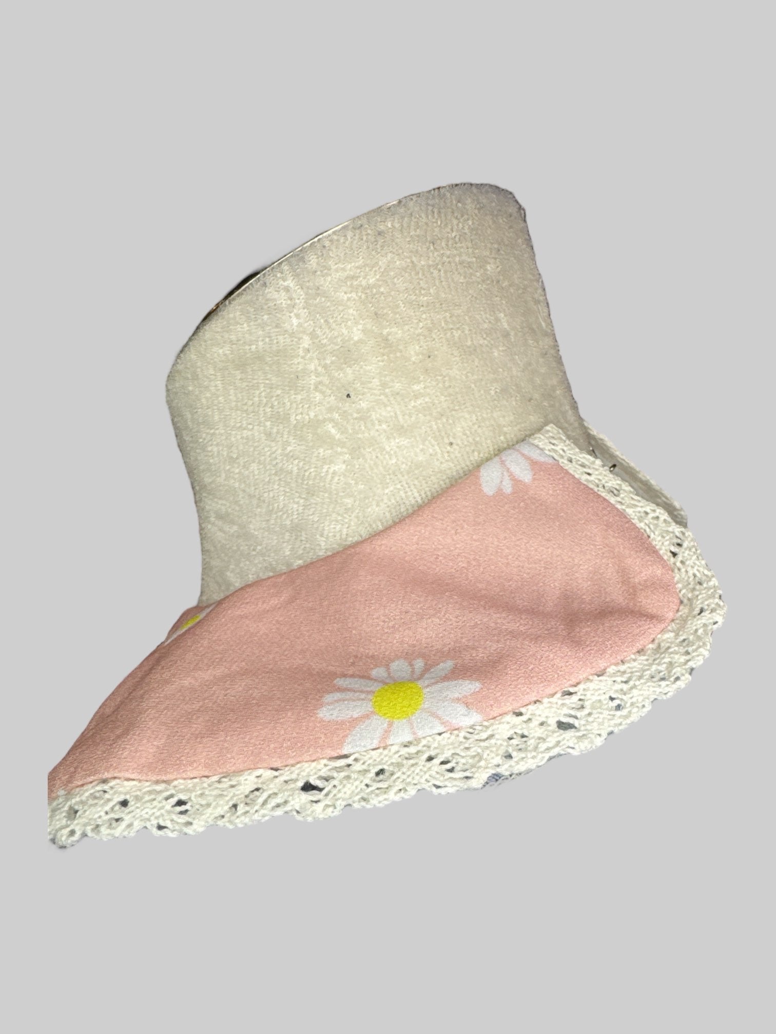 Pink collar with strawberries and daises with lace trim