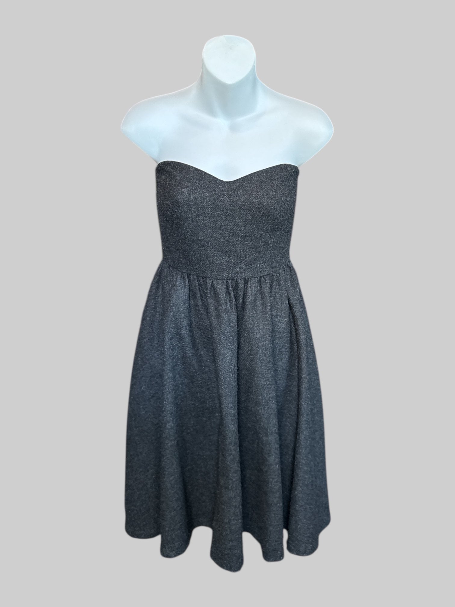 XS NWT Susanna Monaco, dark gray sleeveless dress with belt, loops, and zipper on the side