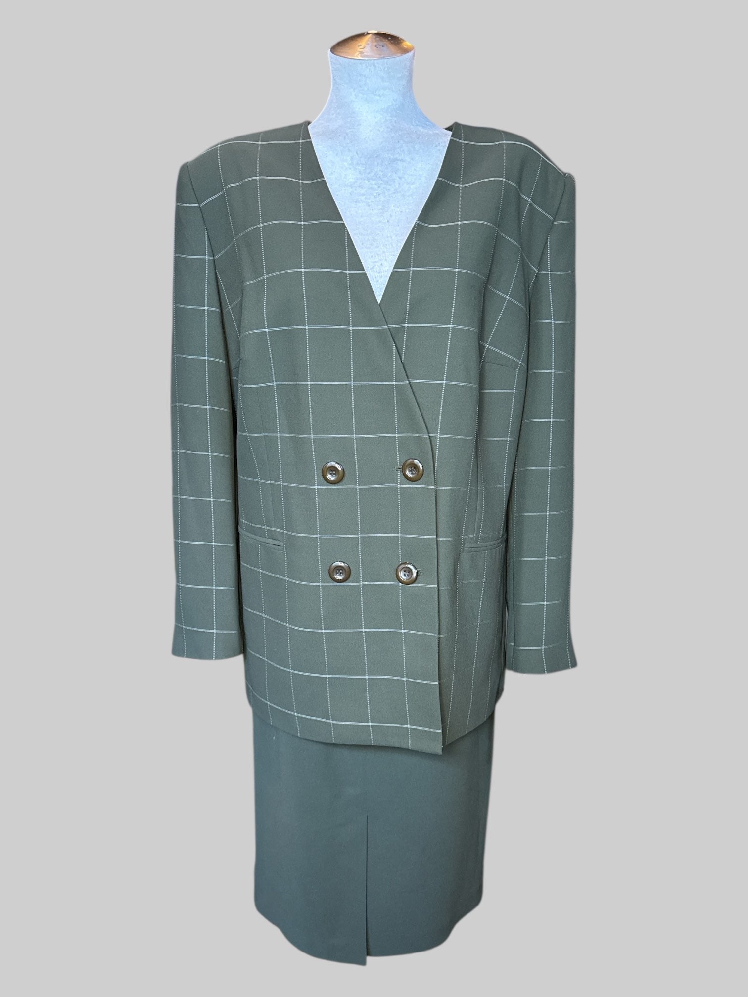 XL NWT Dark green, two piece skirt and blazer, set with shoulder pads and unopened pockets