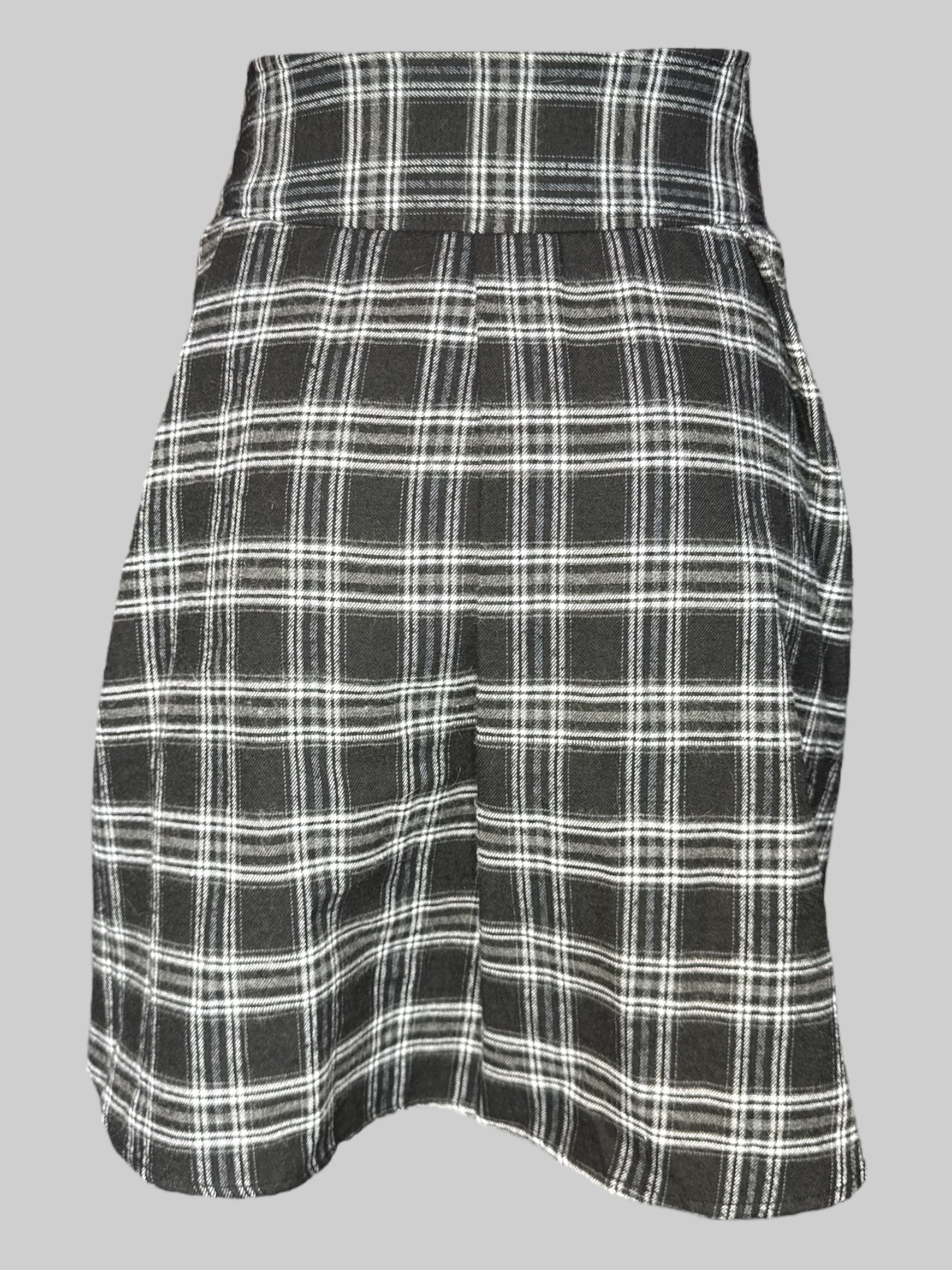 0X Black and white plaid skirt with faux lacing on front and zipper on side