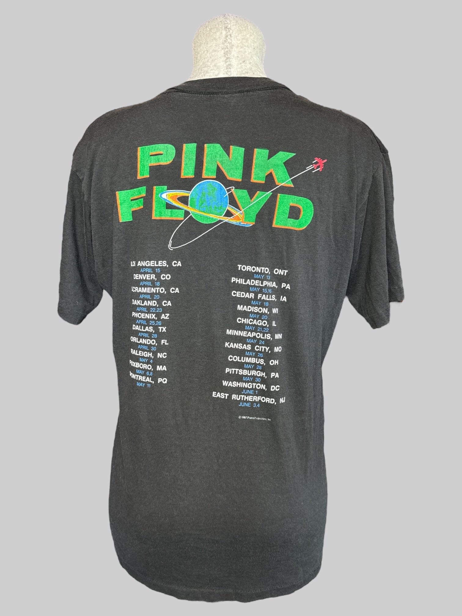 XL Vintage 90s black “Pink Floyd” tee with prism decal