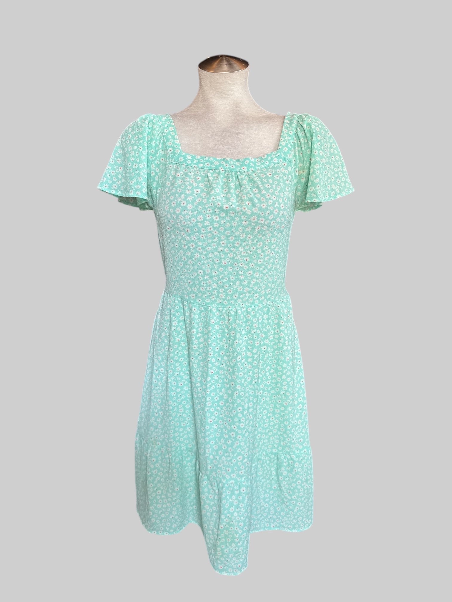 M Seafoam floral dress with ruffled hem