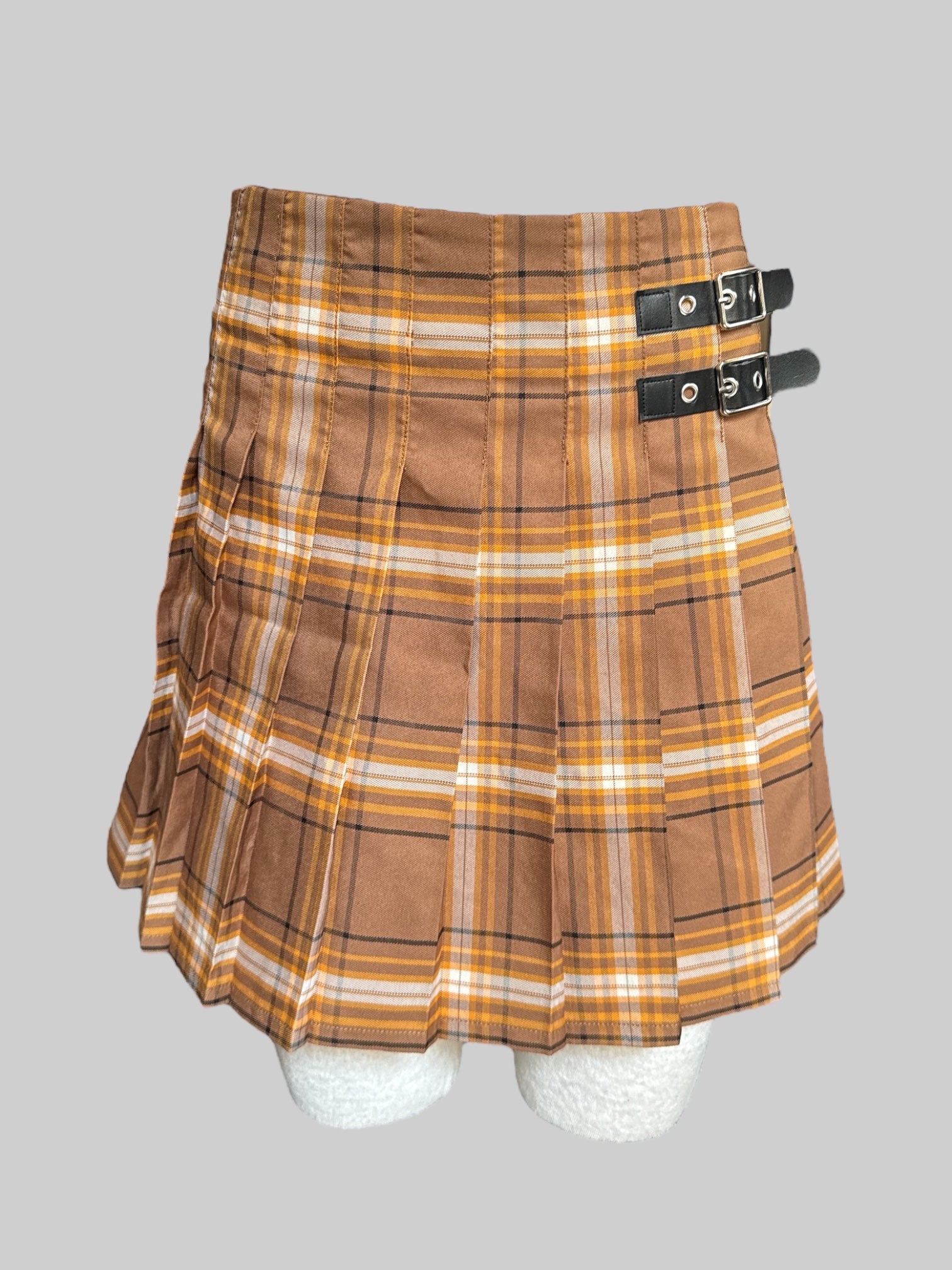 M Brown plaid pleated skirt with pleather buckles