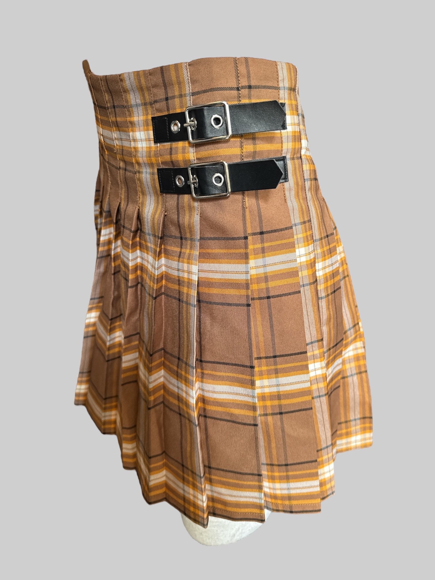 M Brown plaid pleated skirt with pleather buckles