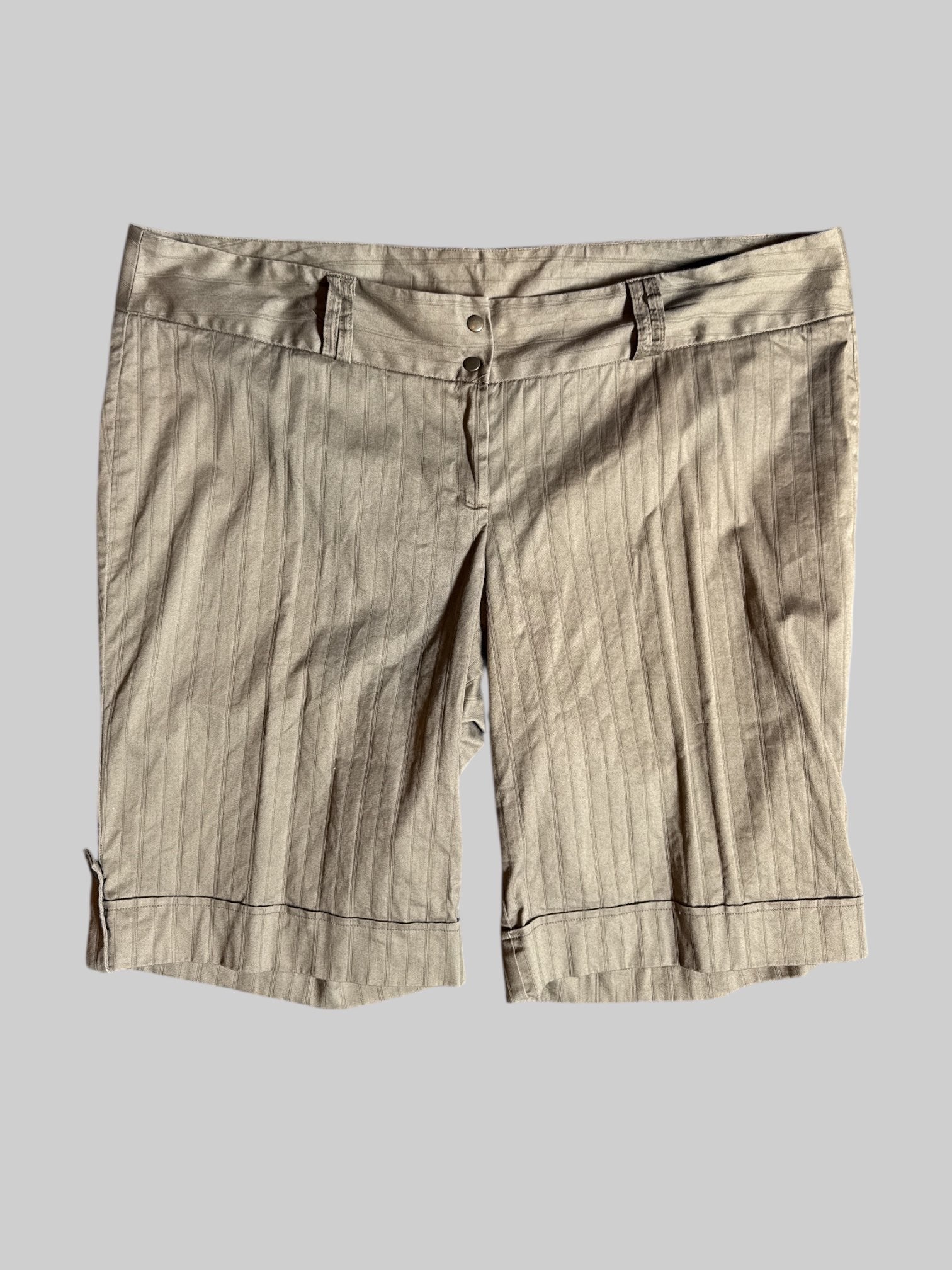 2X Light brown pinch stripe shorts with cuffed hem