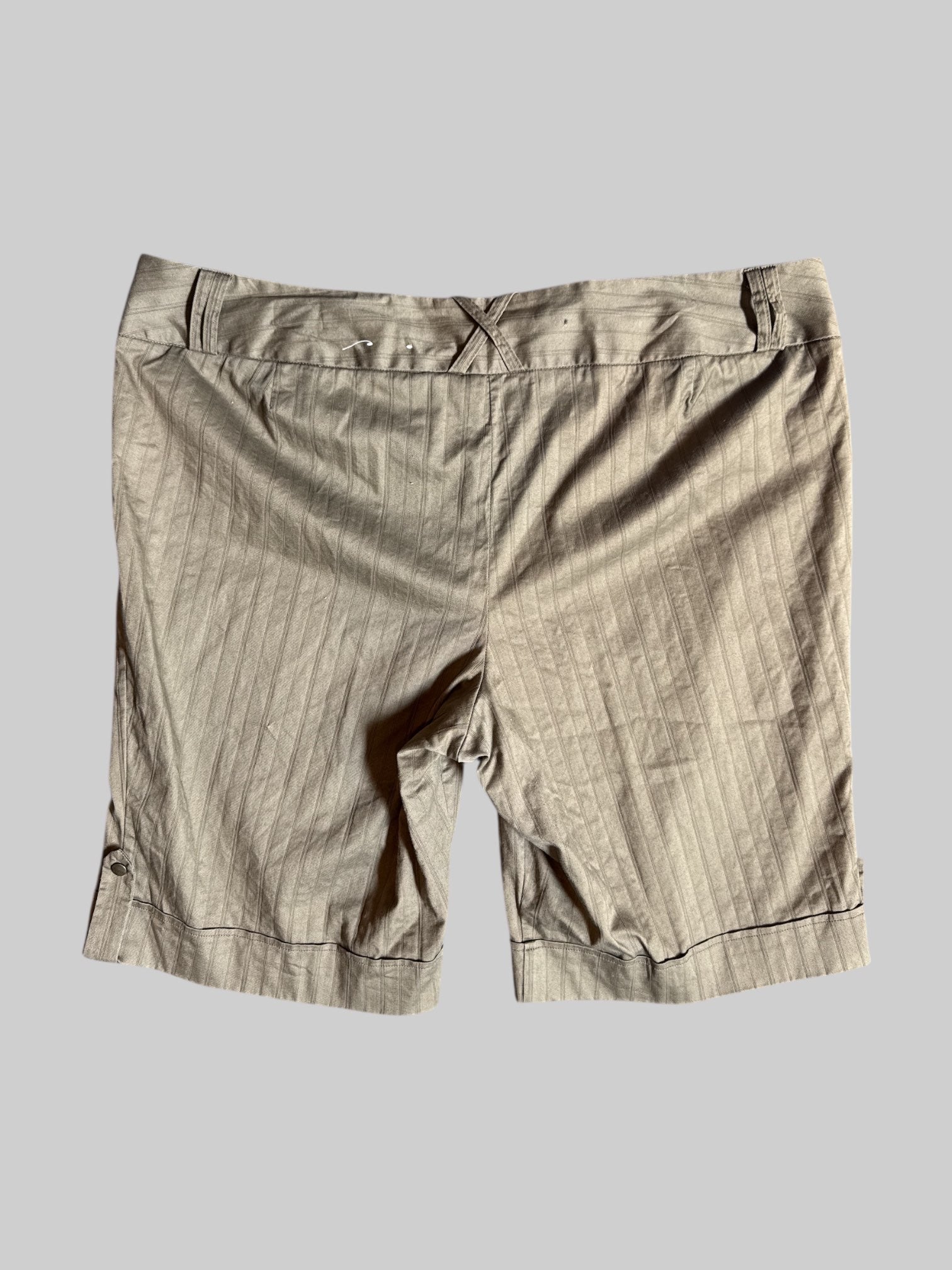 2X Light brown pinch stripe shorts with cuffed hem