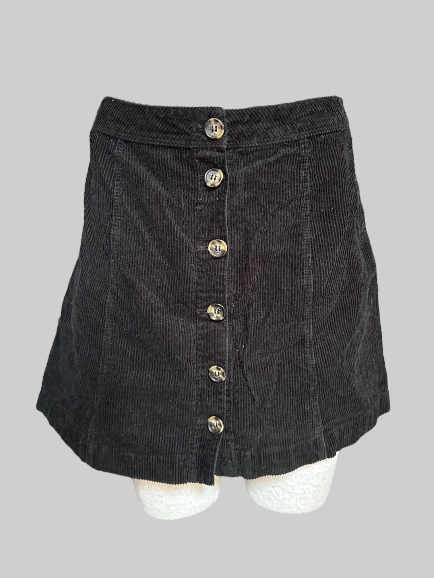 M Black corduroy button up skirt