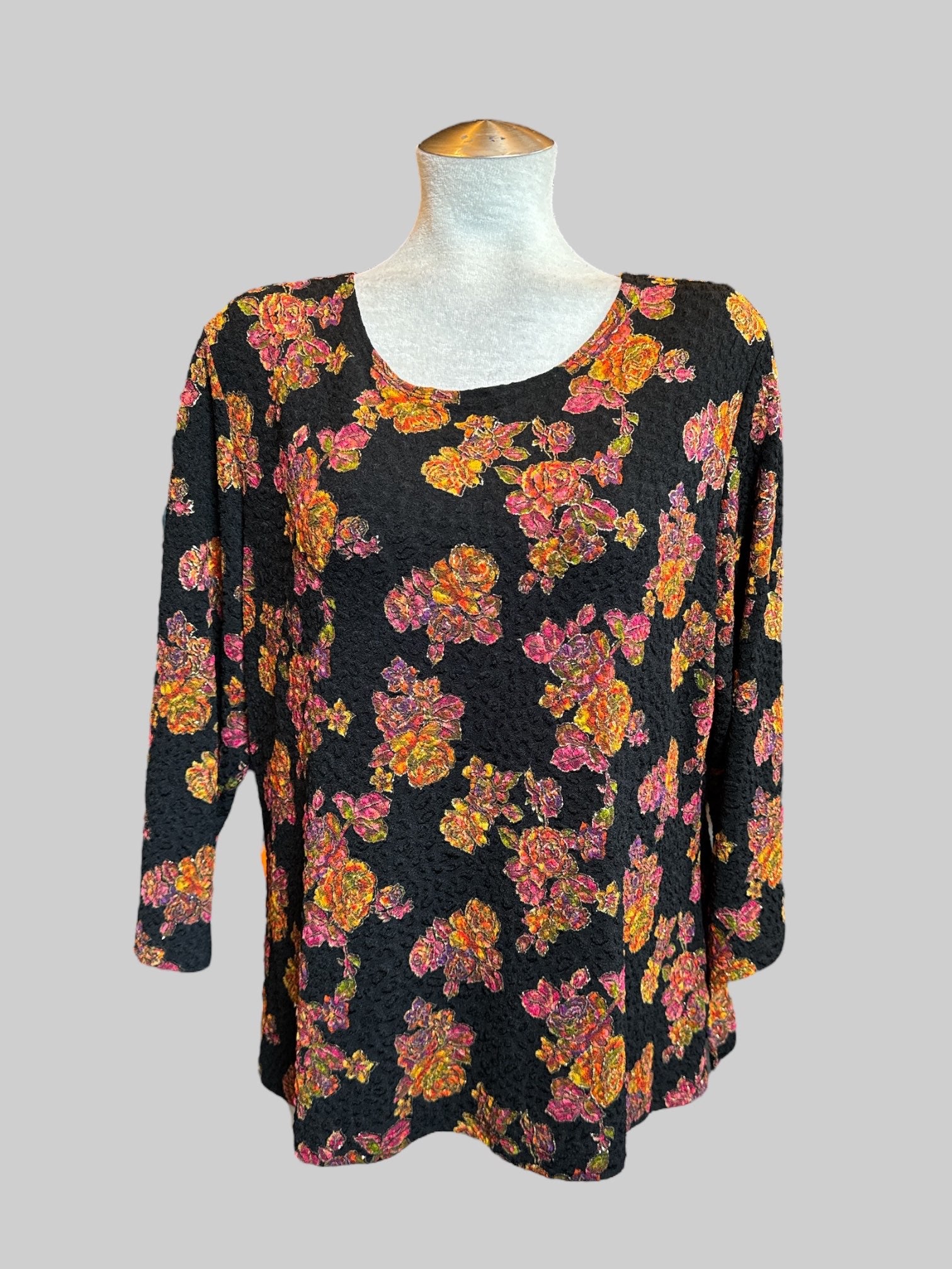 2X Vintage 80s black floral top with textured print and metallic details