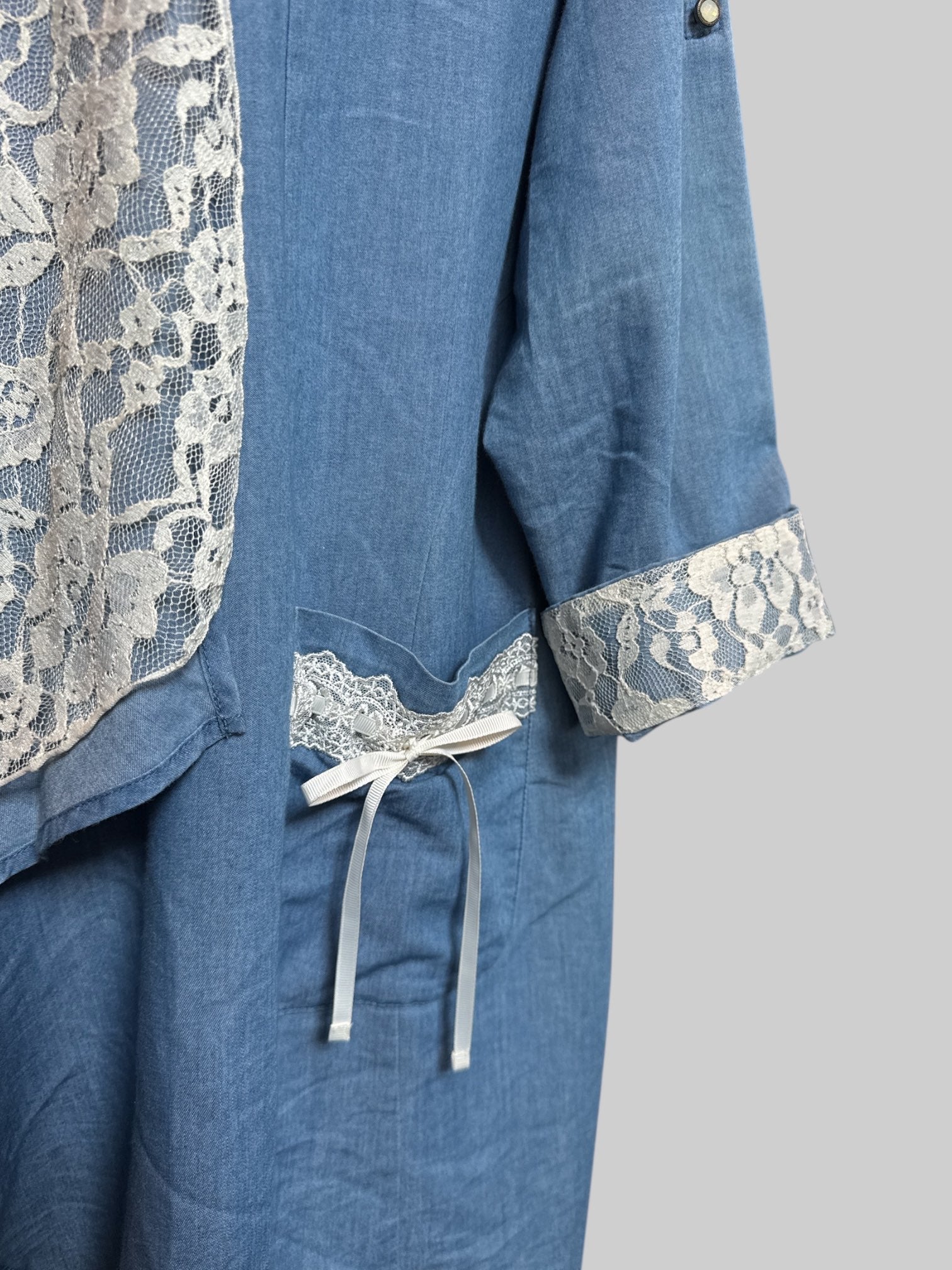 2X Blue flowy denim duster with many lace details