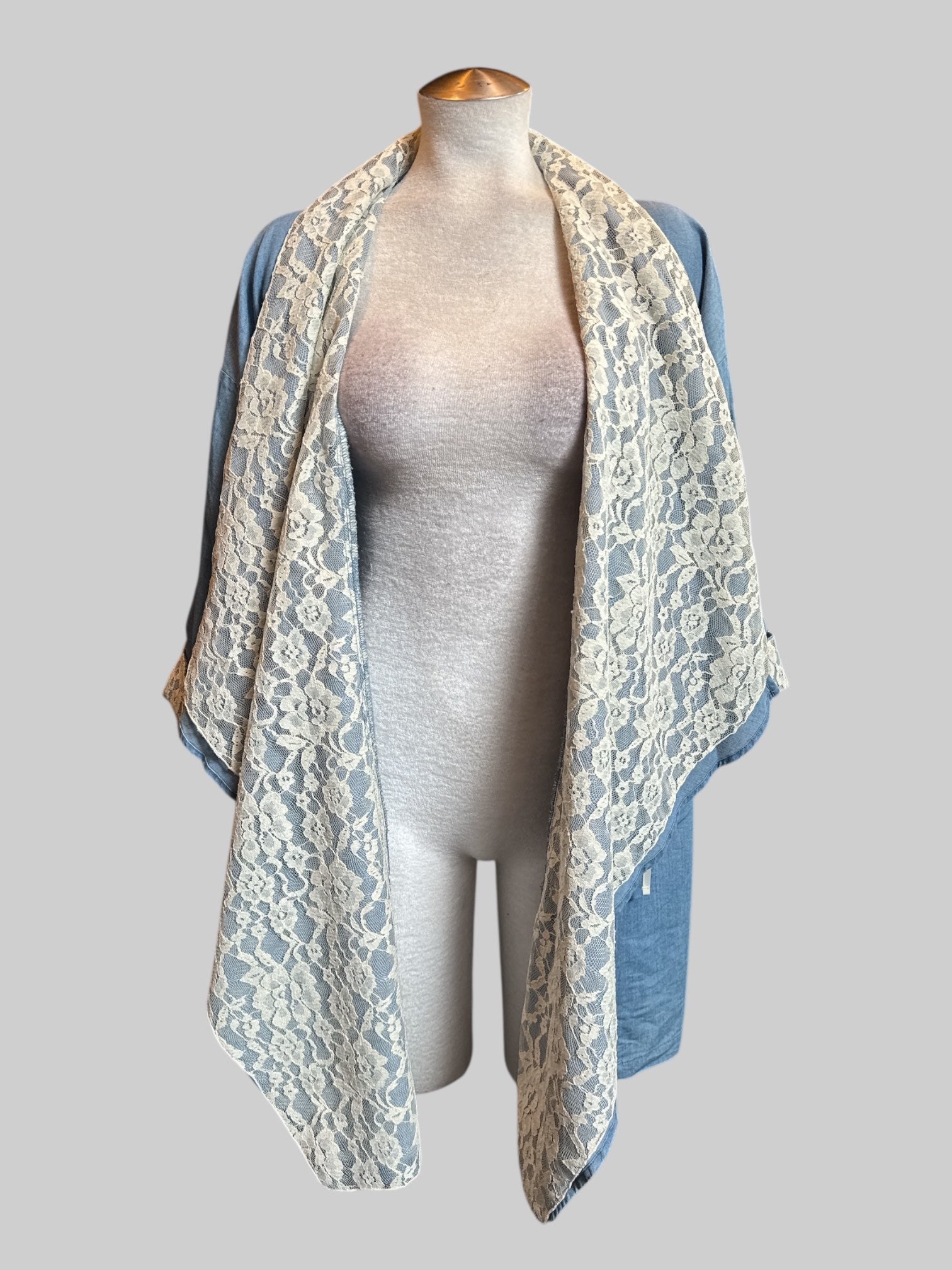 2X Blue flowy denim duster with many lace details