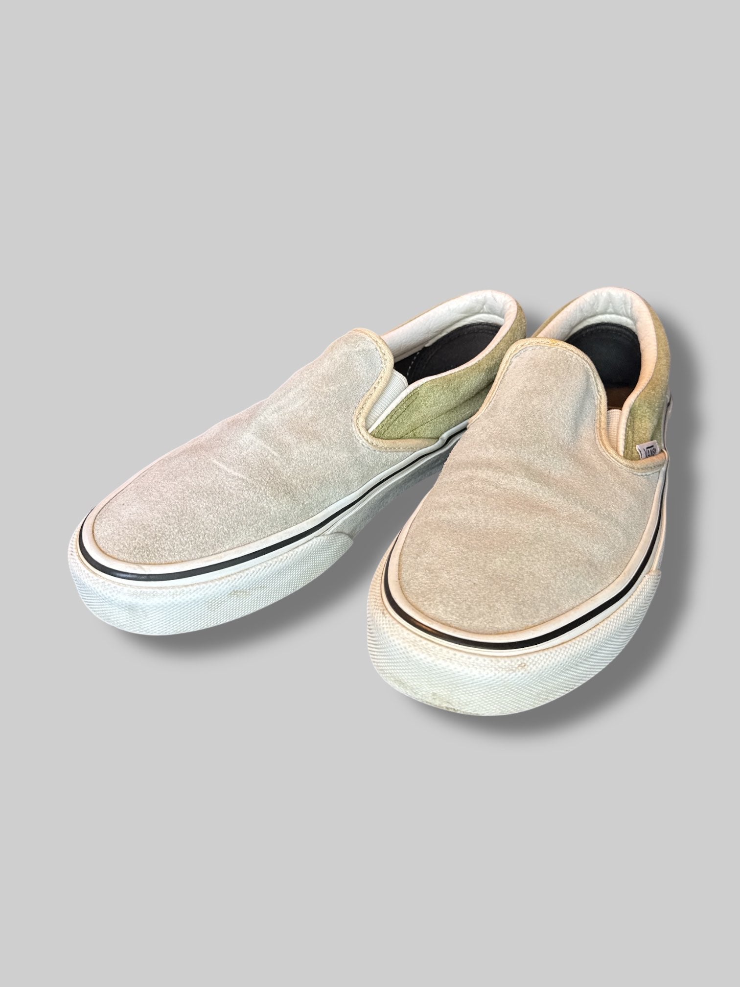 Size 5 men, 6.5 women two tone grey and green vans