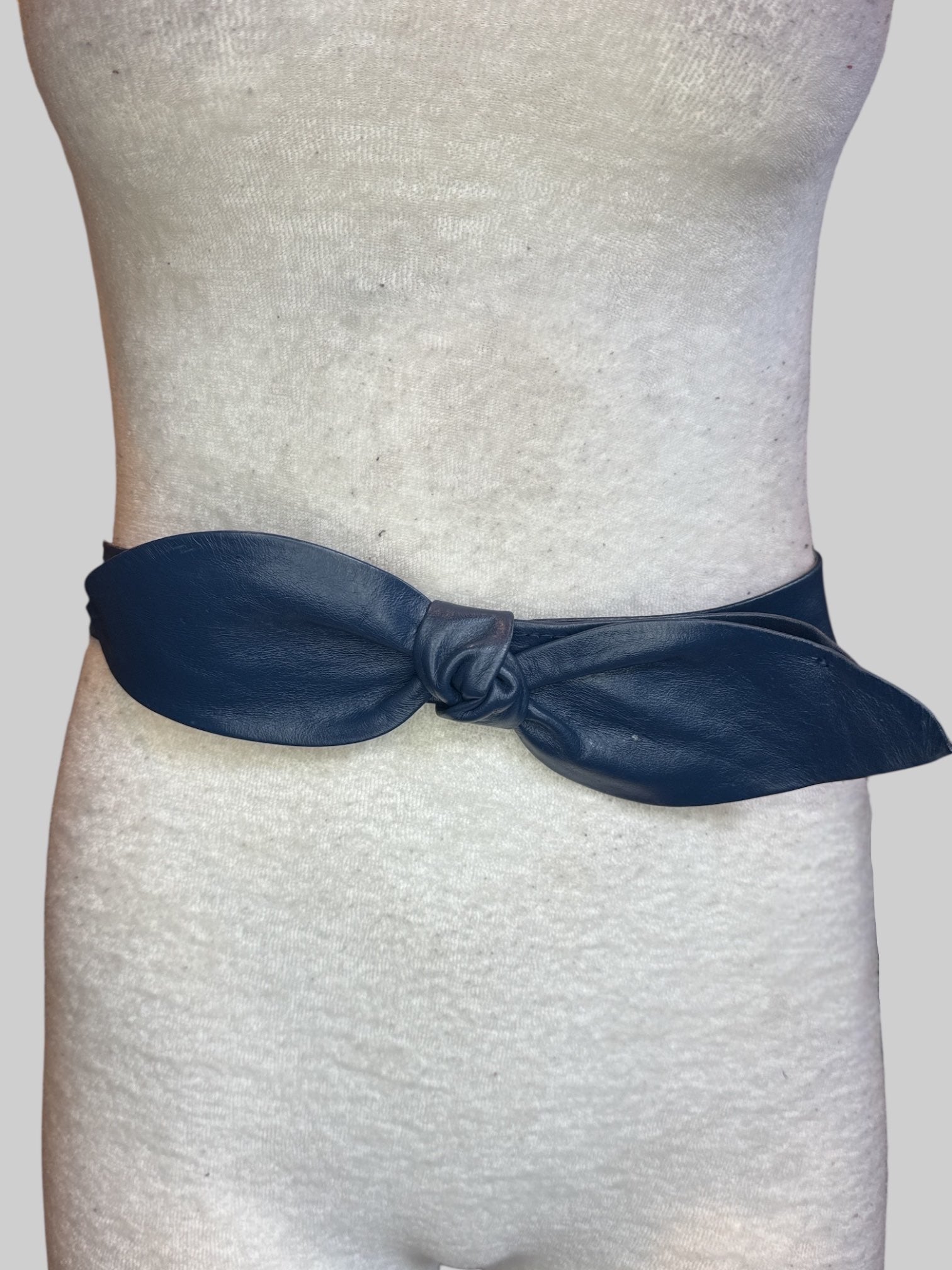 M Vintage blue leather Velcro belt with bow