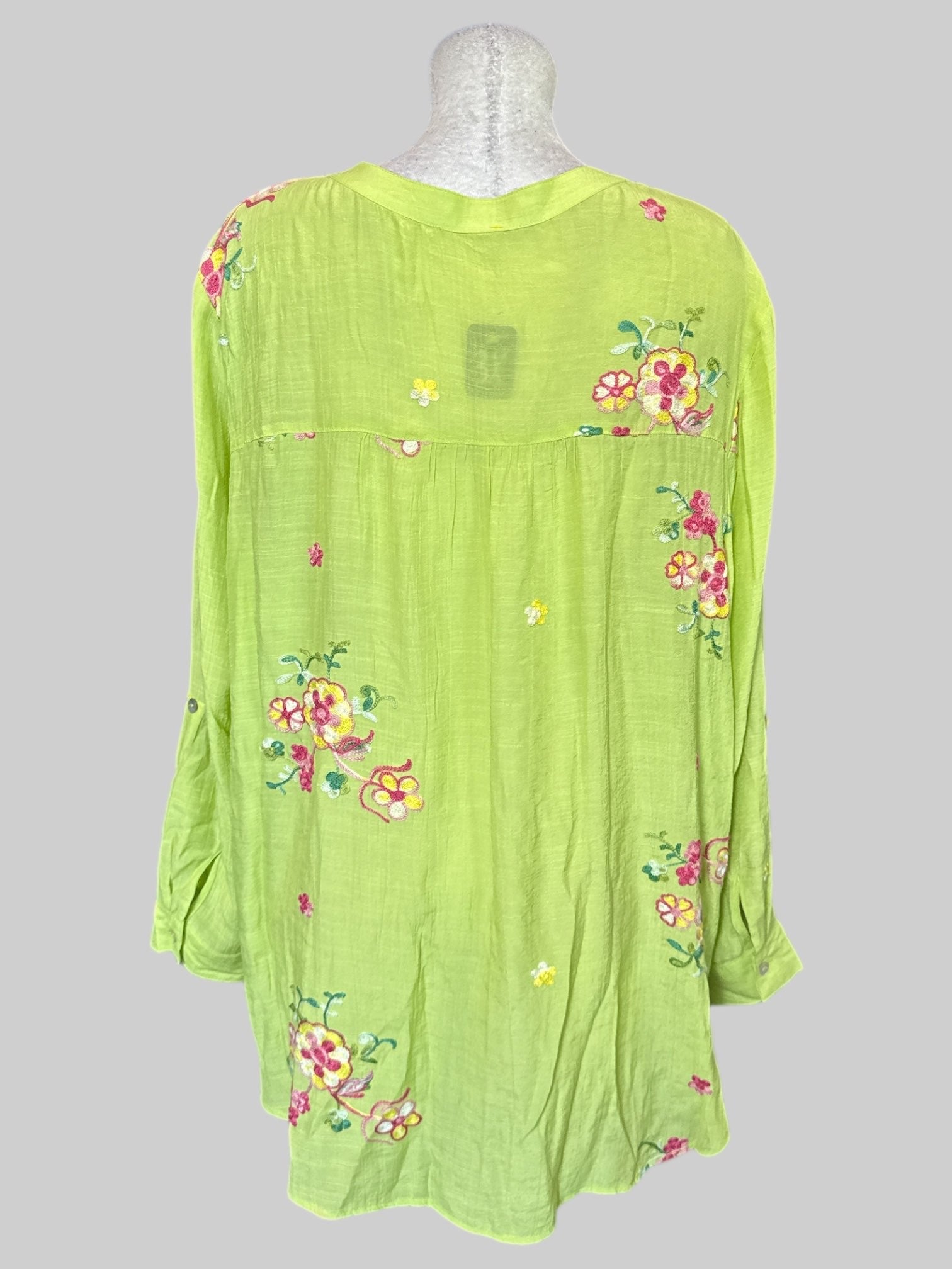 3X Light green sheer button-down with multicolor floral embroidery and abalone buttons