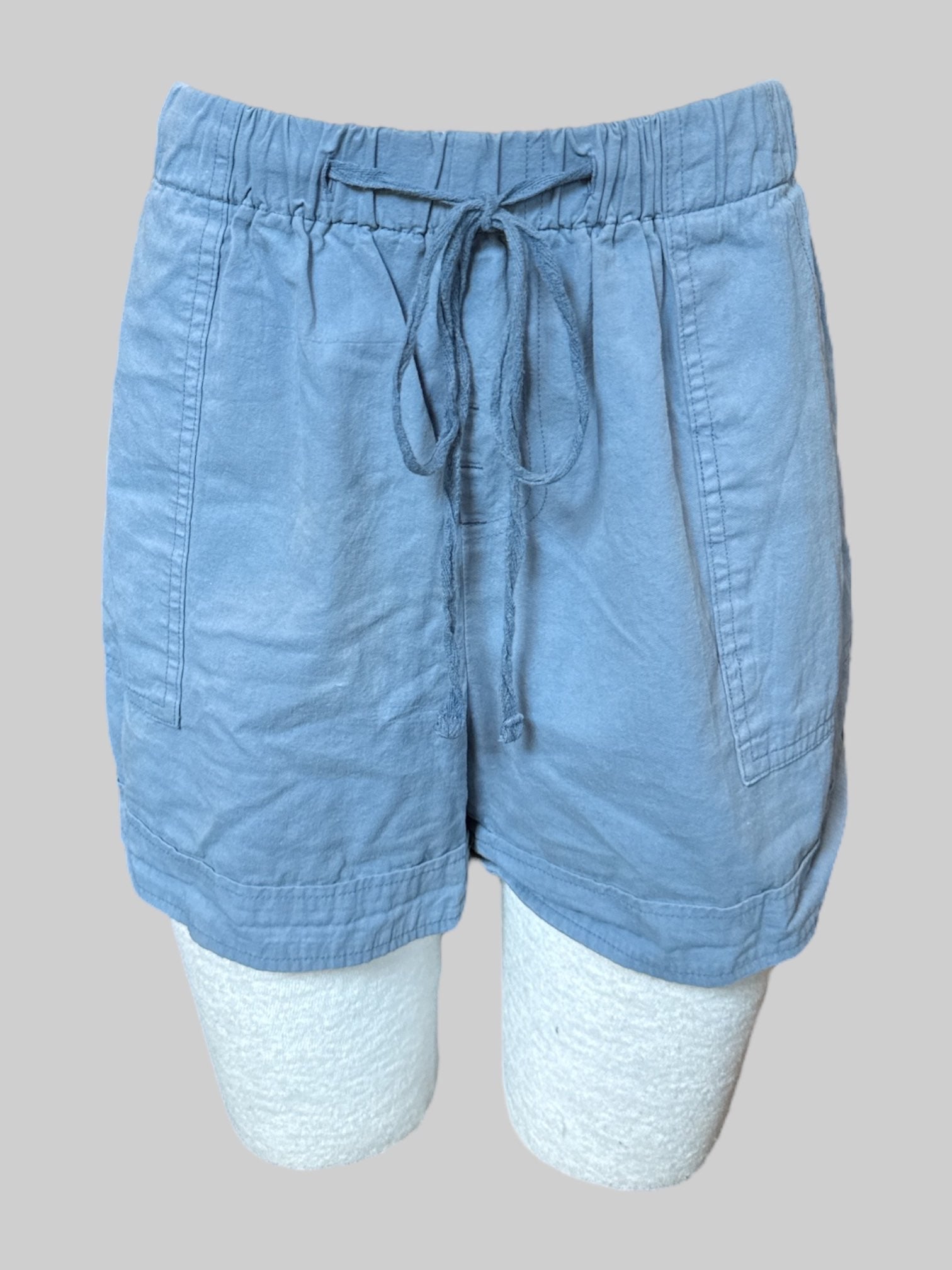 XL Light blue shorts with elastic waist, draw strings, and pockets