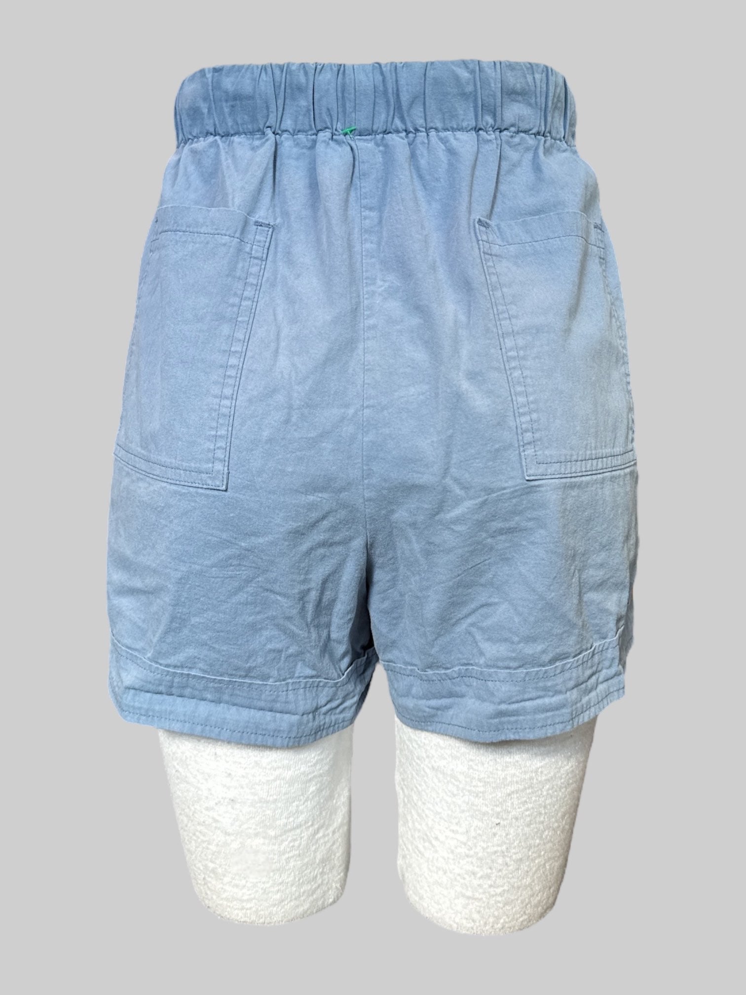 XL Light blue shorts with elastic waist, draw strings, and pockets