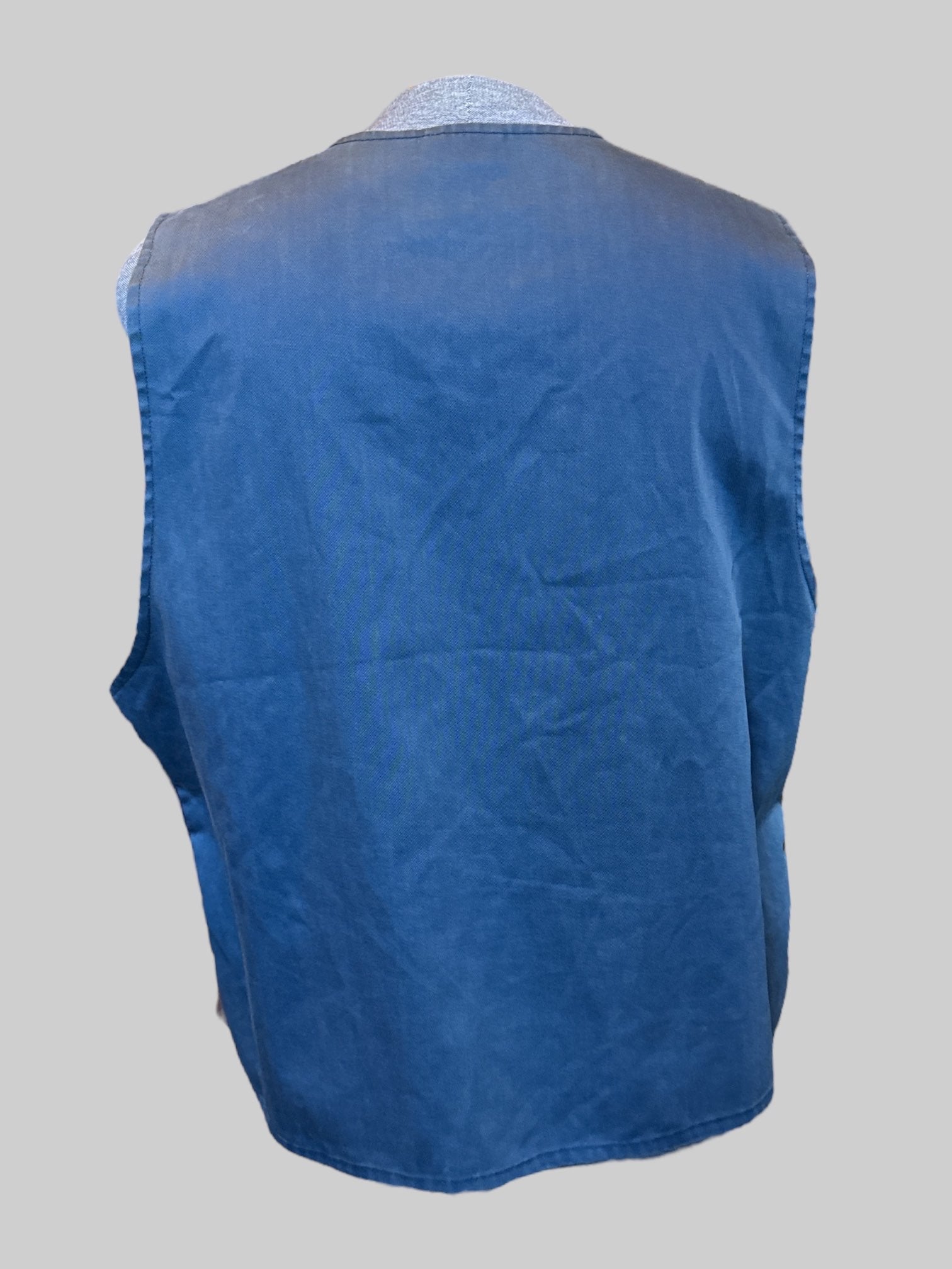 0X Vintage vest with multicolor soft knit design on front