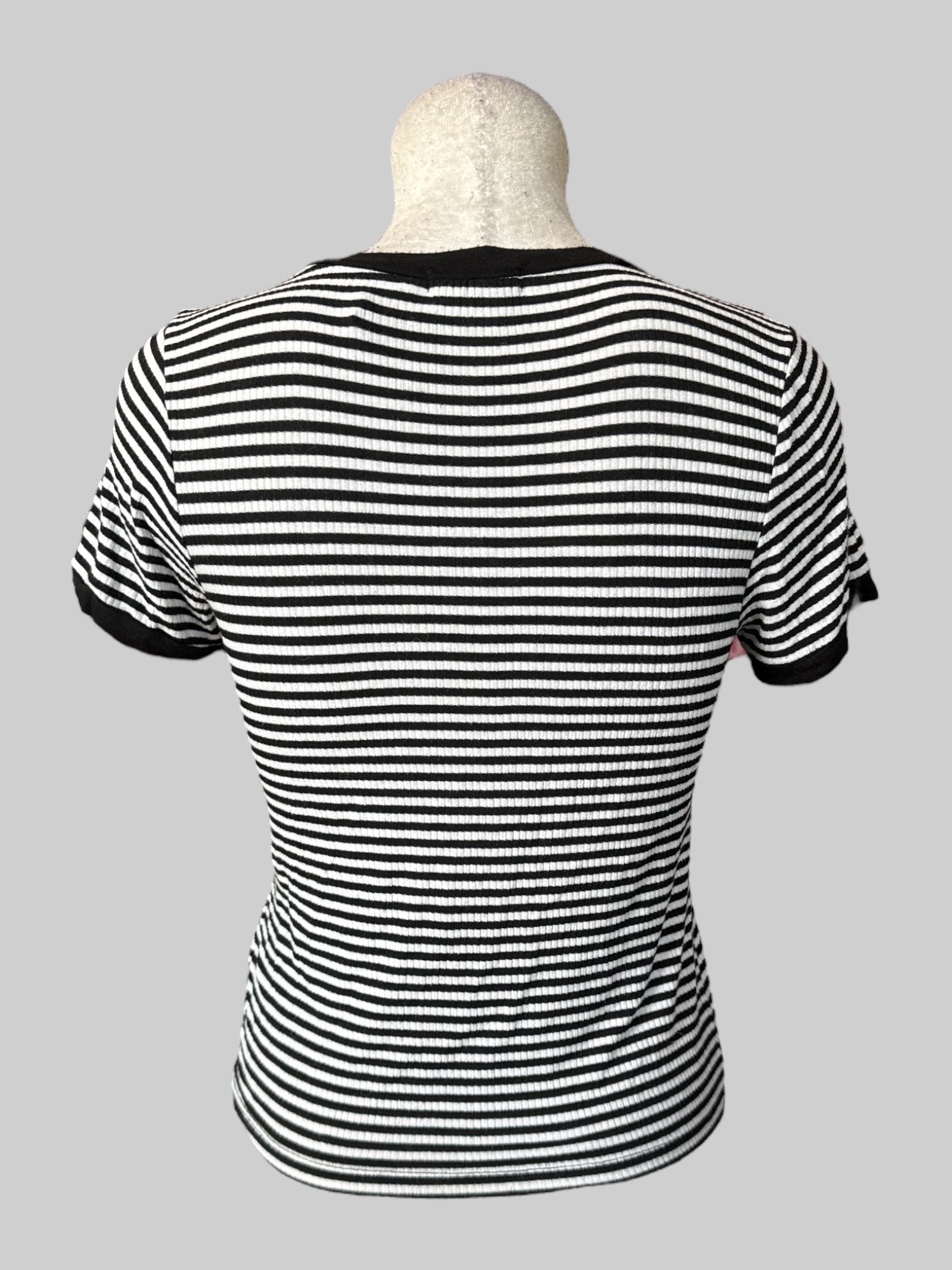 L Black and white stripped crop top tee with rose embroidery
