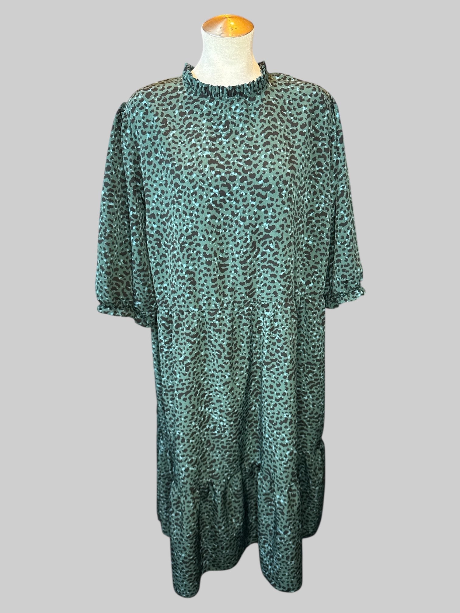 3X Dark green tiered leopard print dress with ruffle, neckline, balloon, sleeves, and key hole and button on back