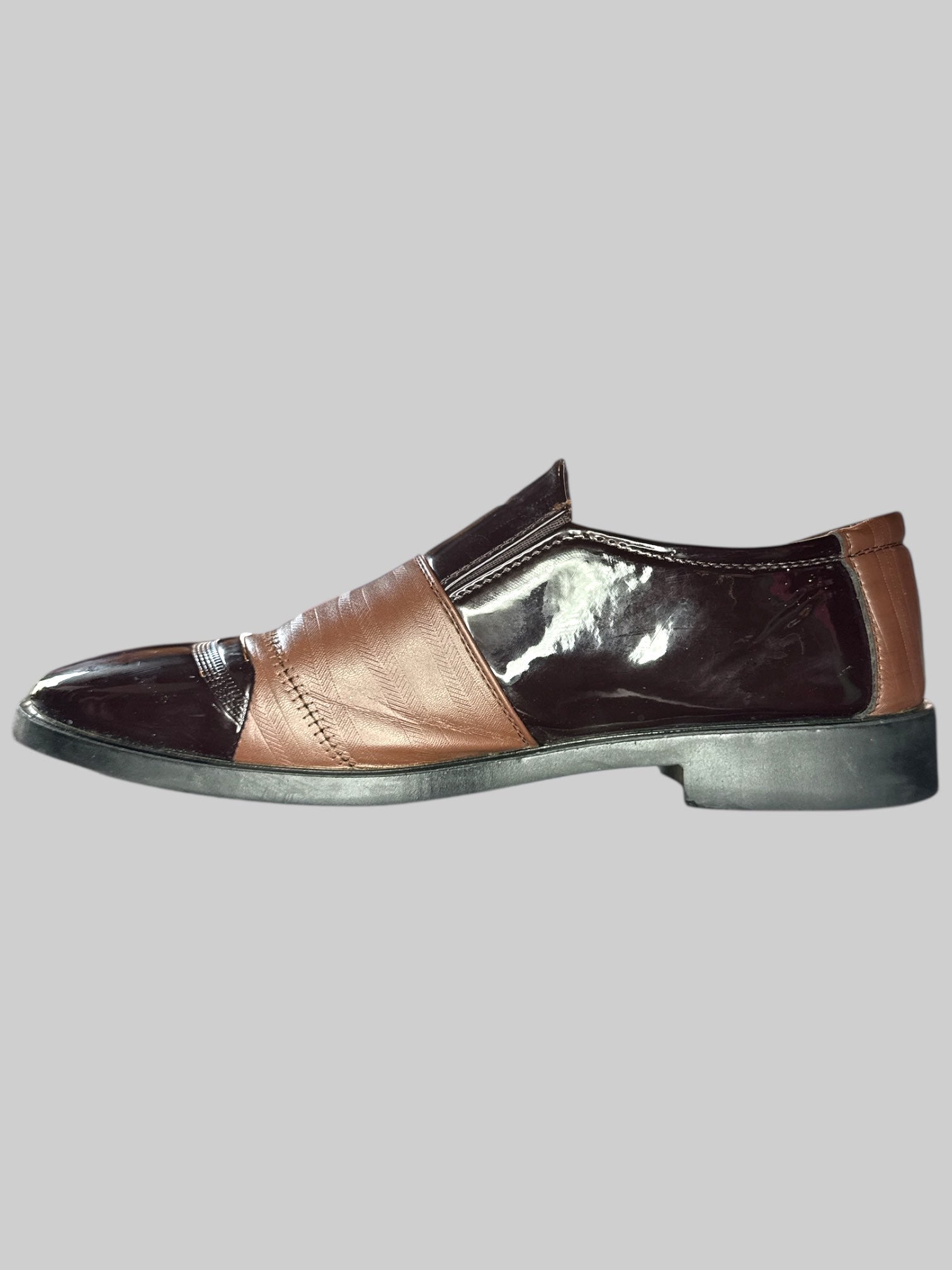 Size 45 (US 11.5 - 12) lightly scuffed brown to tone shoes with gold zipper on sides, and four snake skin design