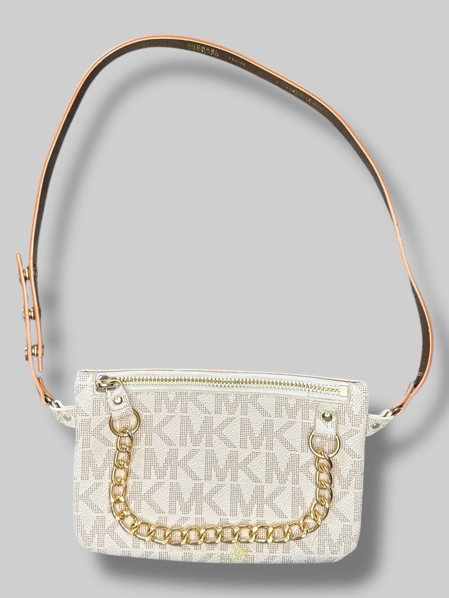 Off-white small Michael Kors bag with small snap button and shoulder strap, and zipper chain