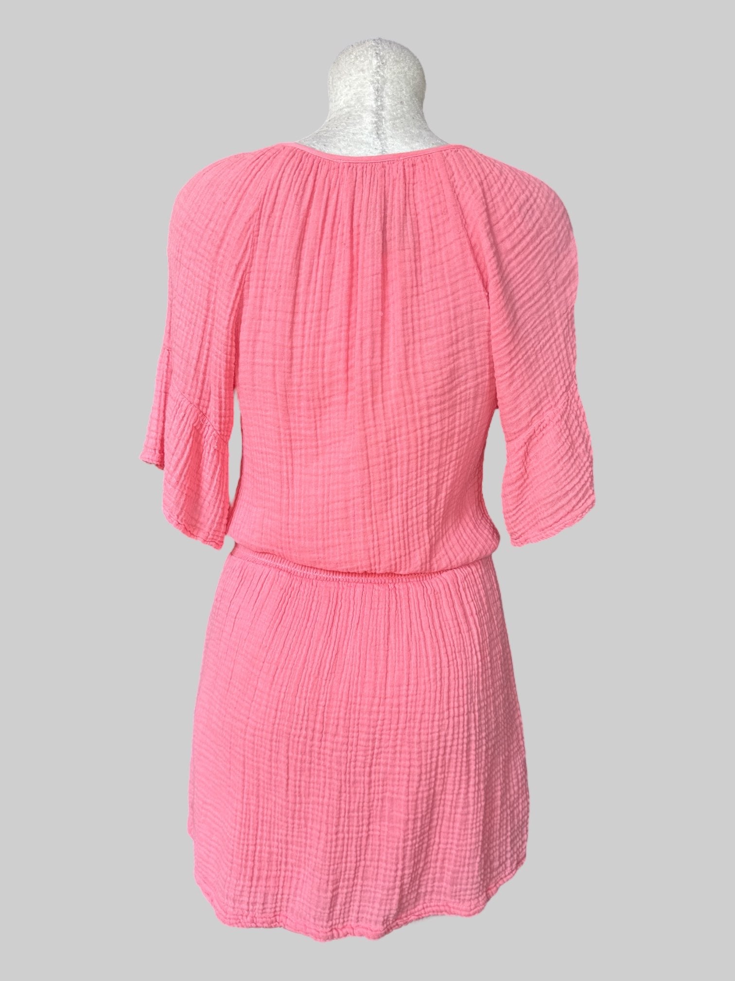 M Pink short sleeve dress with waffle texture, and shirred waist
