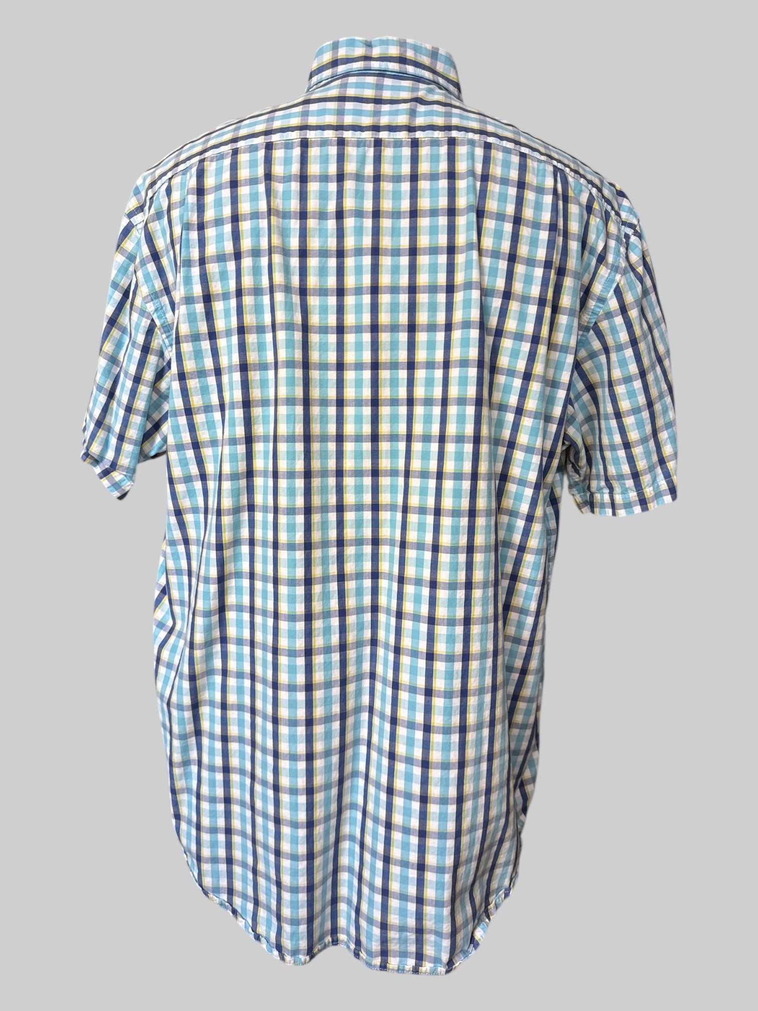 2X White blue and green plaid short sleeve button down top with pocket