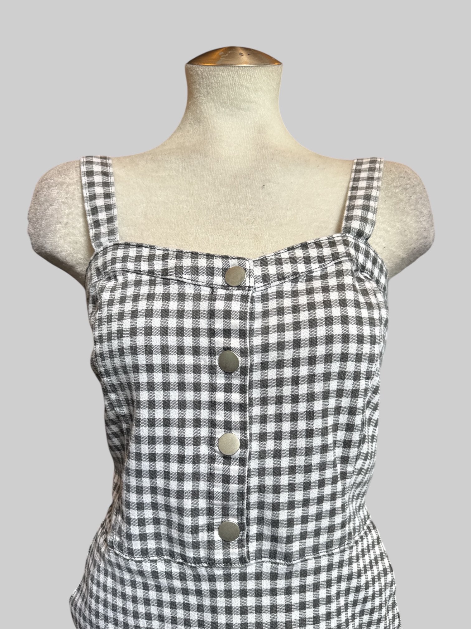 0X Black and white gingham dress with snap buttons and pockets