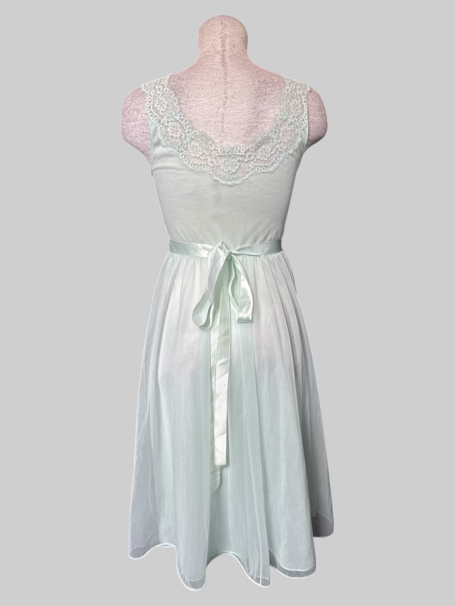 S Vintage 60’s seafoam green slip dress with tie and floral lace